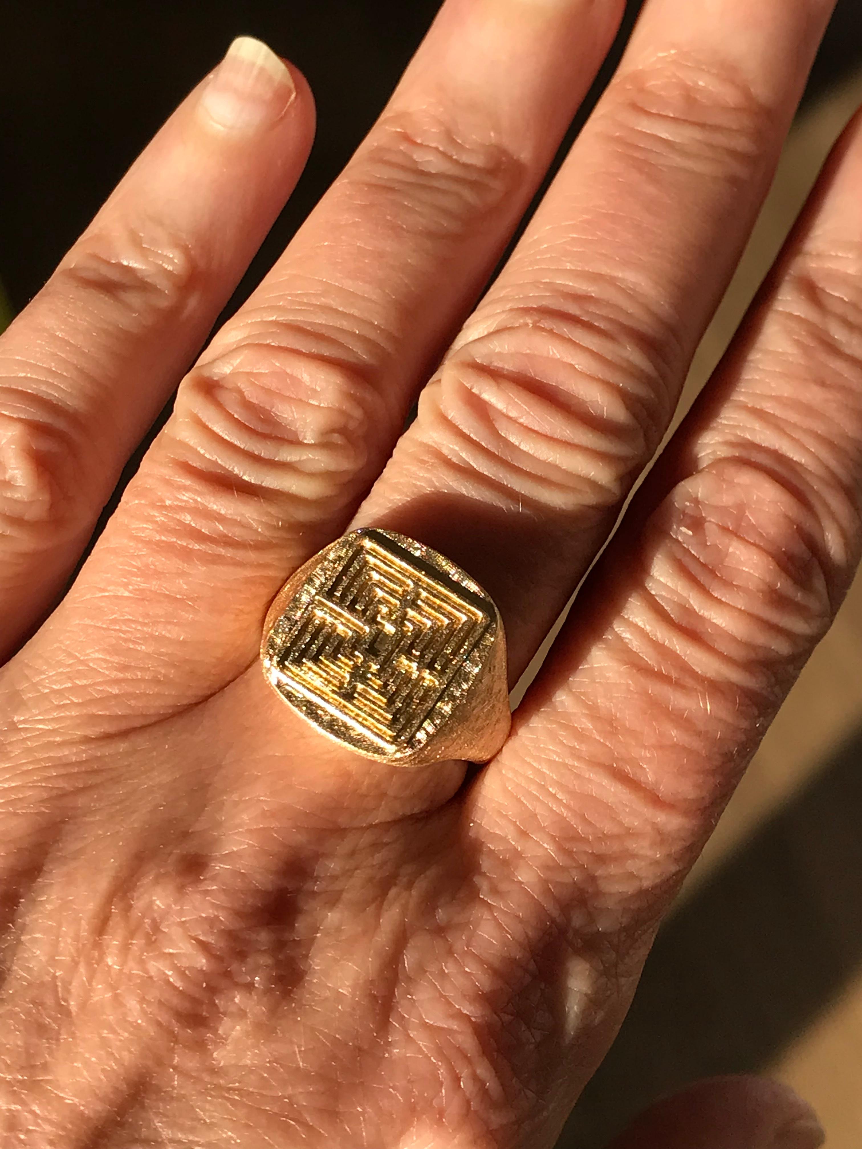 Contemporary Dalben Yellow Gold Labyrinth Signet Ring For Sale