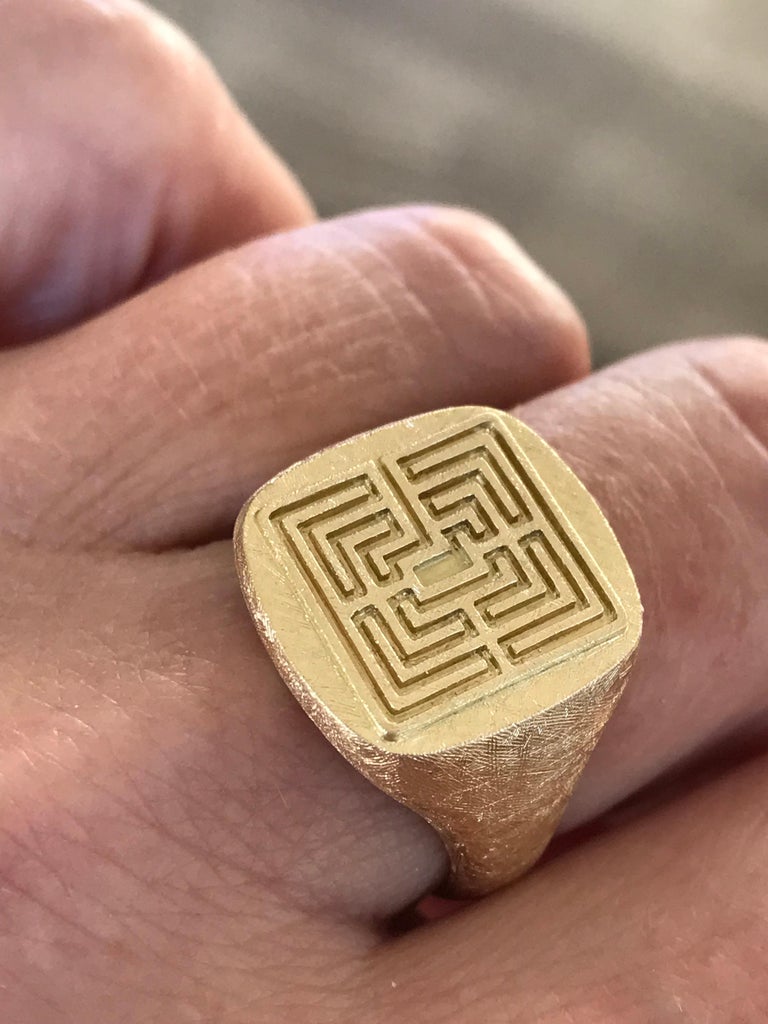 Dalben Yellow Gold Labyrinth Signet Ring For Sale at 1stDibs