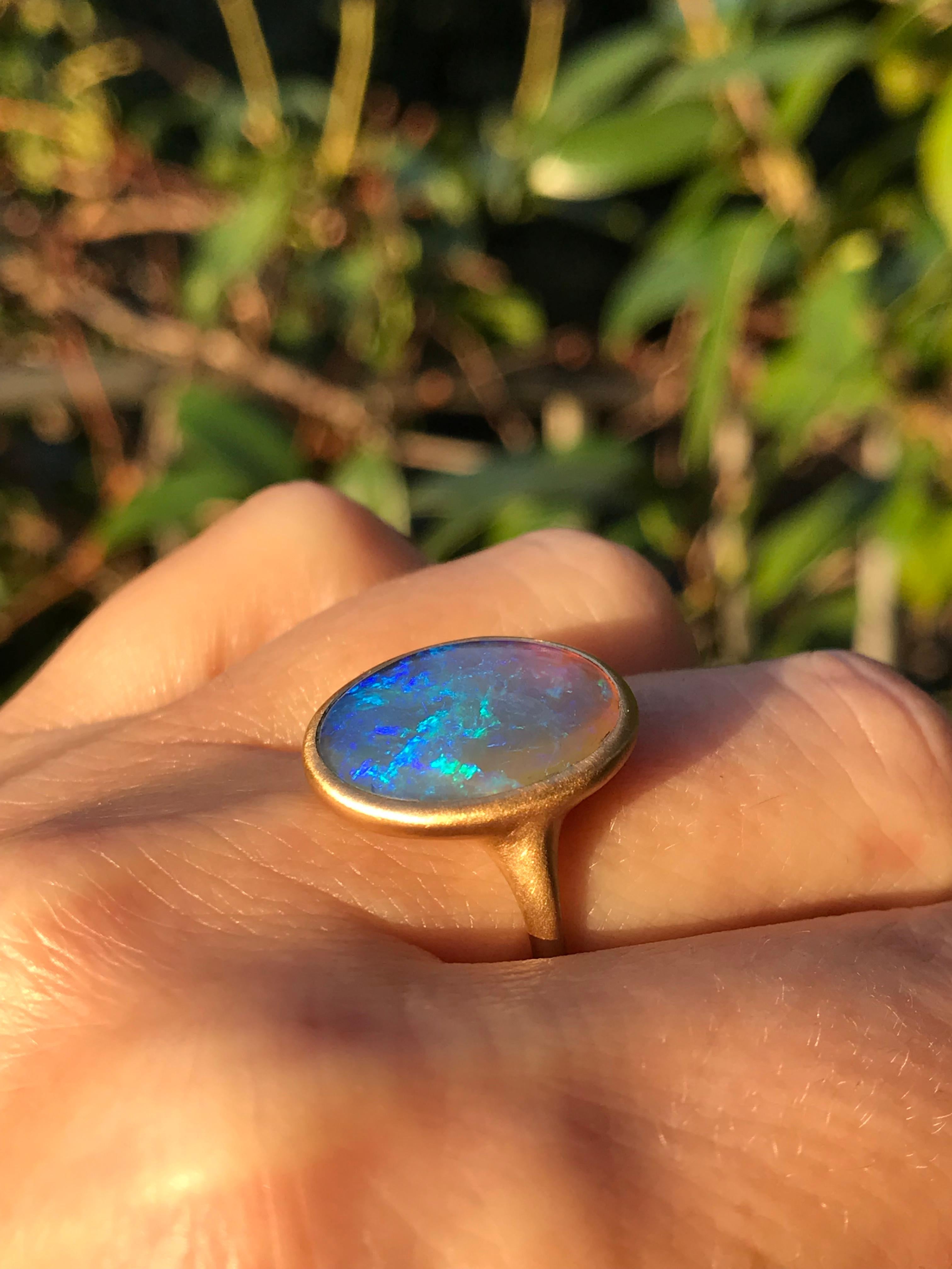 Dalben Yellow Gold Ring with Coober Pedy Opal 3
