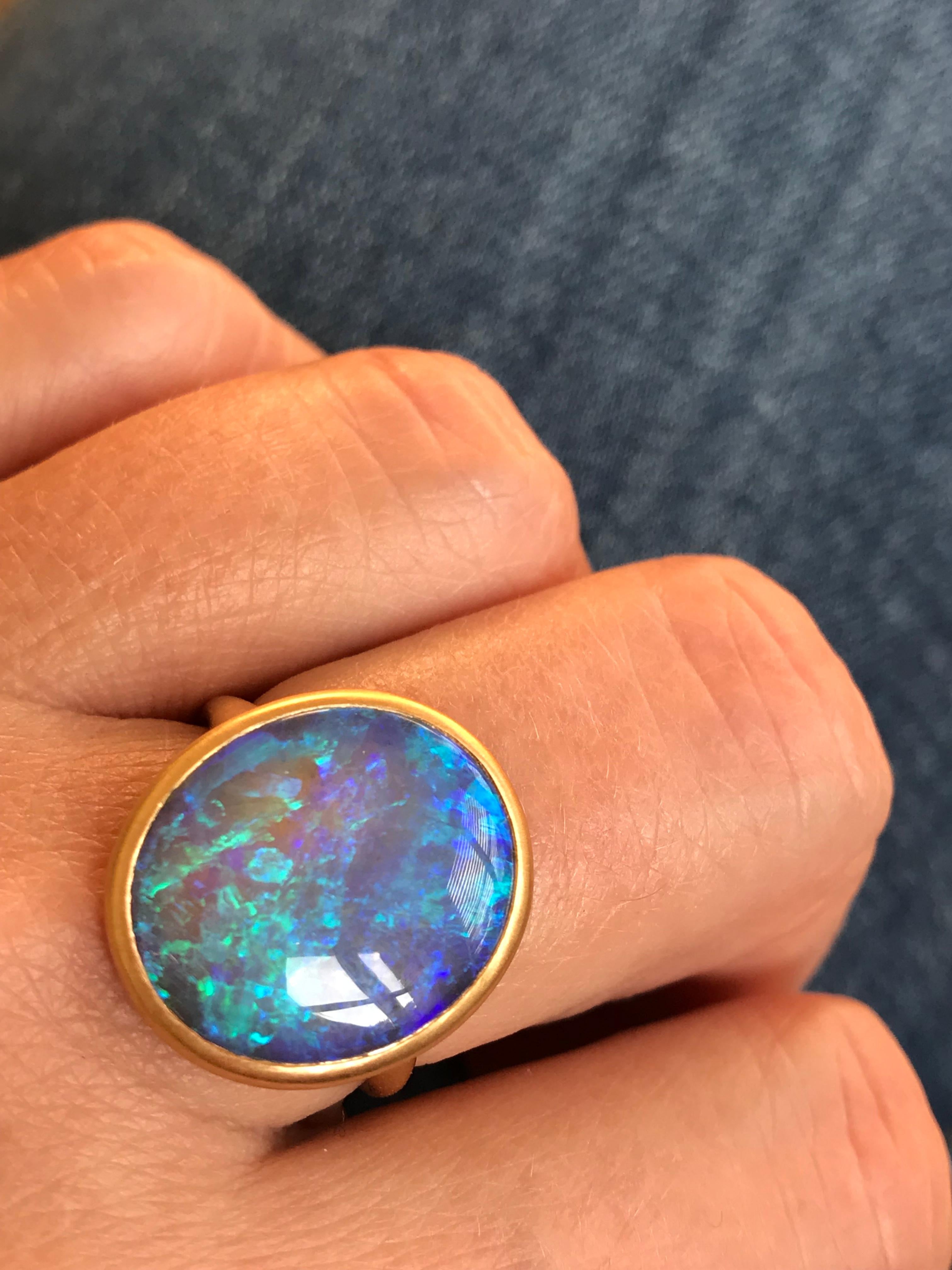 Dalben Yellow Gold Ring with Coober Pedy Opal 8