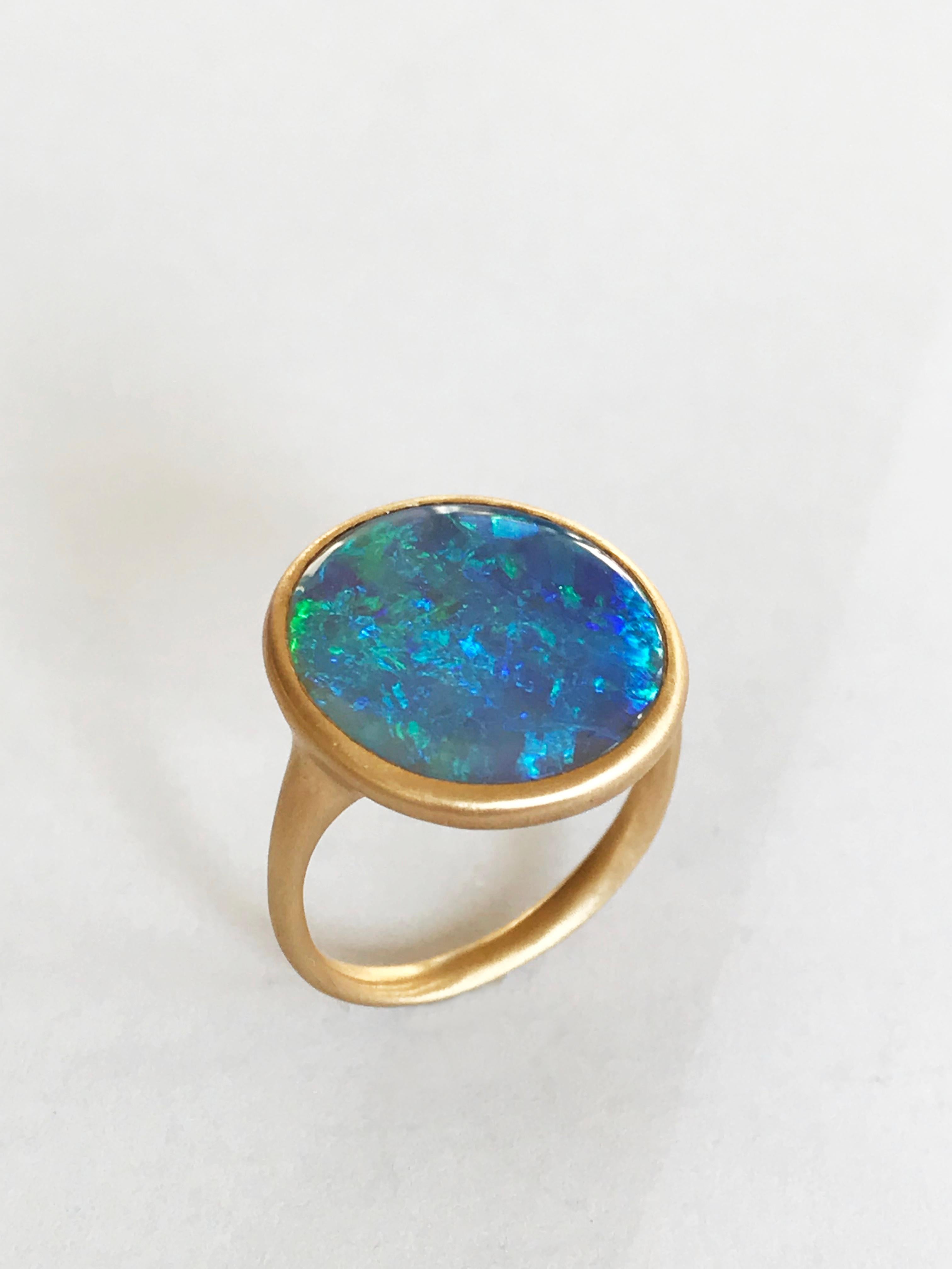 Dalben Yellow Gold Ring with Coober Pedy Opal In New Condition In Como, IT
