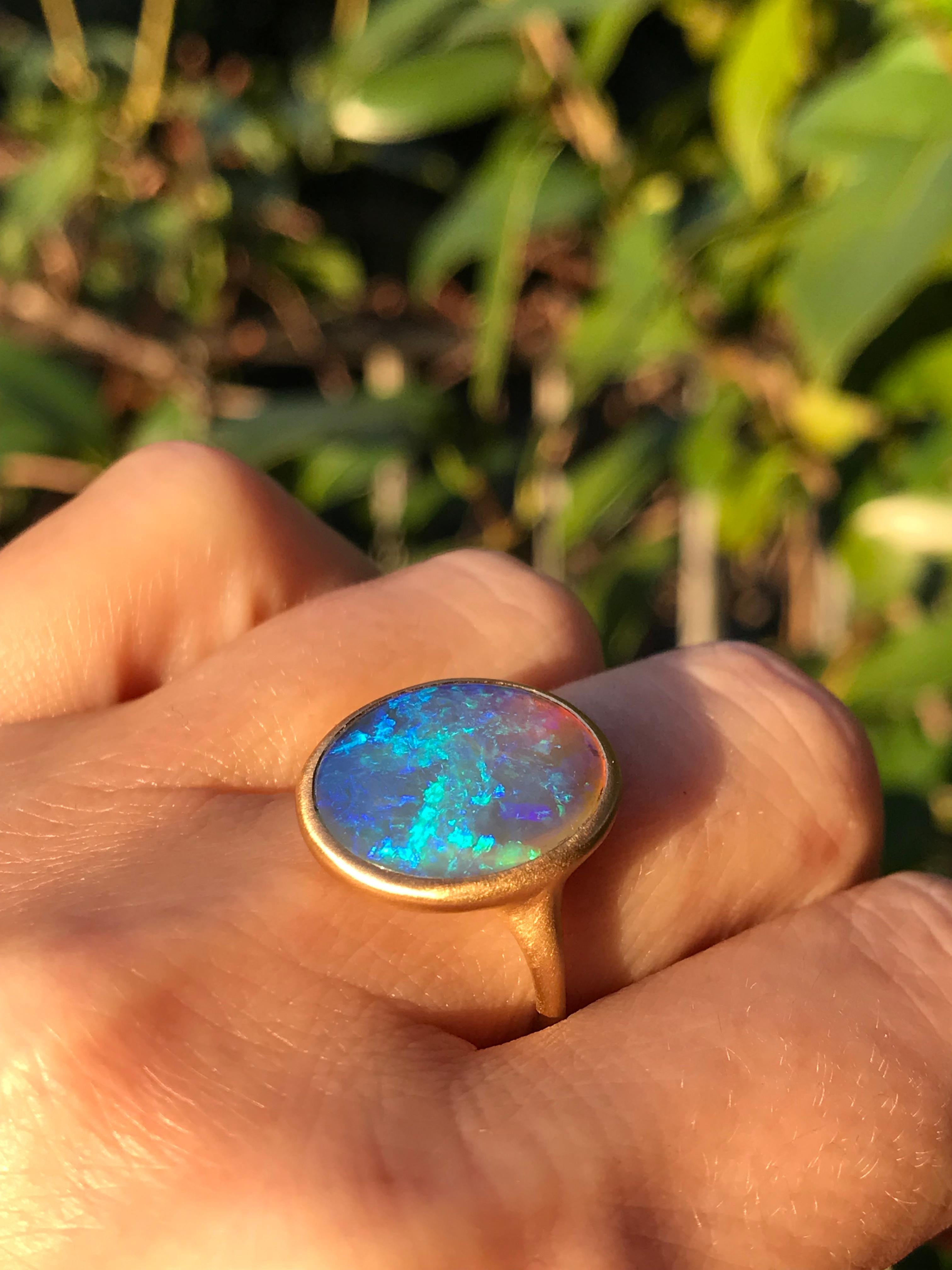 Dalben Yellow Gold Ring with Coober Pedy Opal 2