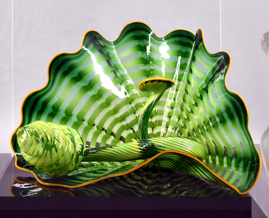 Dale Chihuly Abstract Sculpture – Persische Smaragd-Persisten
