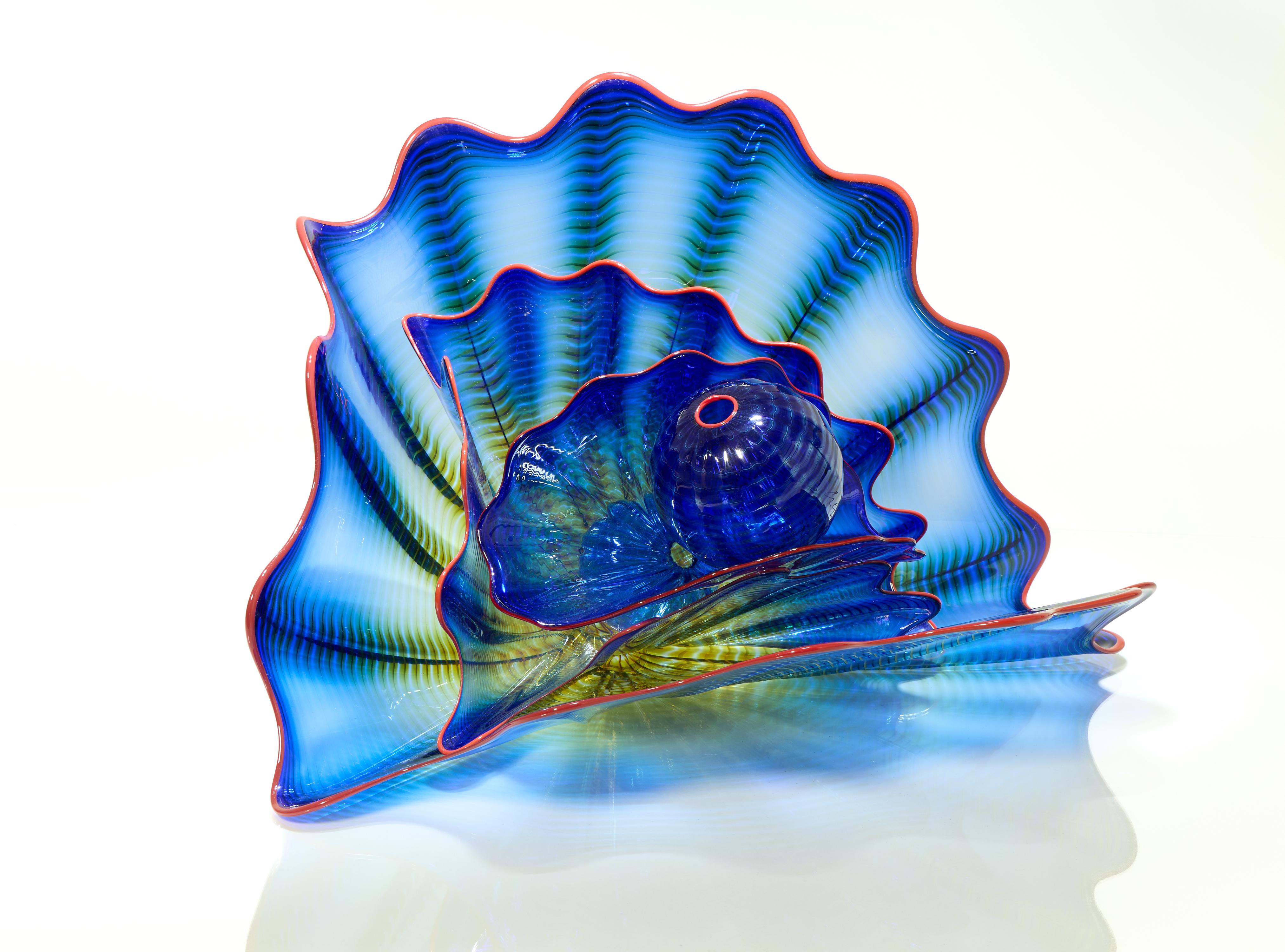 Von Chihuly signiertes, vierteiliges Set aus mundgeblasenem blauem persischem Glas aus dem Jahr 1997 mit rotem Randband