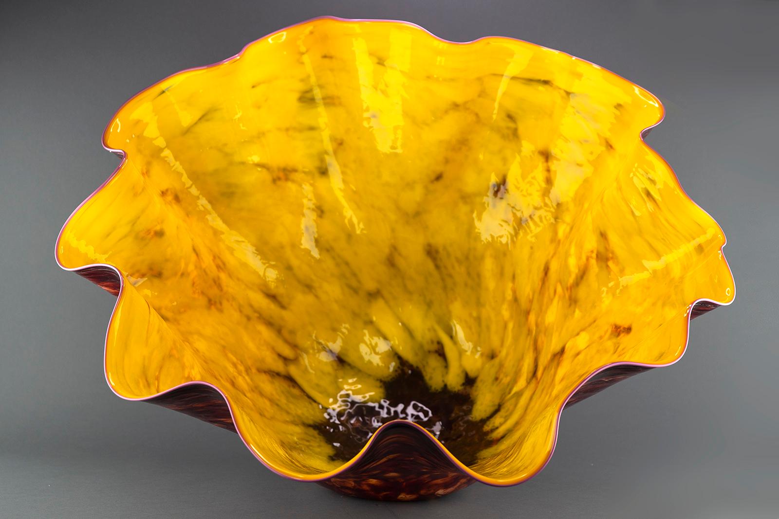 when did dale chihuly start glass blowing