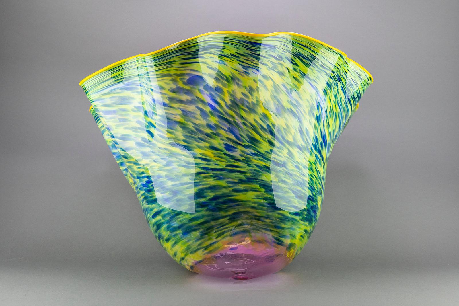 Dale Chihuly Rambler Rose Macchia with Maize Lip Original Handblown Glass Signed For Sale 1