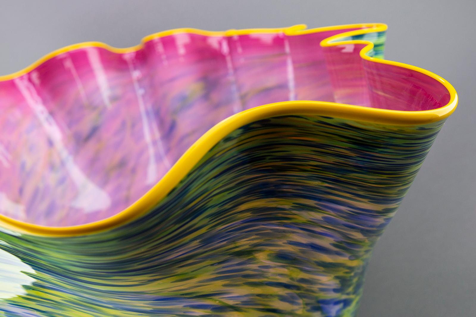 Dale Chihuly Rambler Rose Macchia with Maize Lip Original Handblown Glass Signed For Sale 4