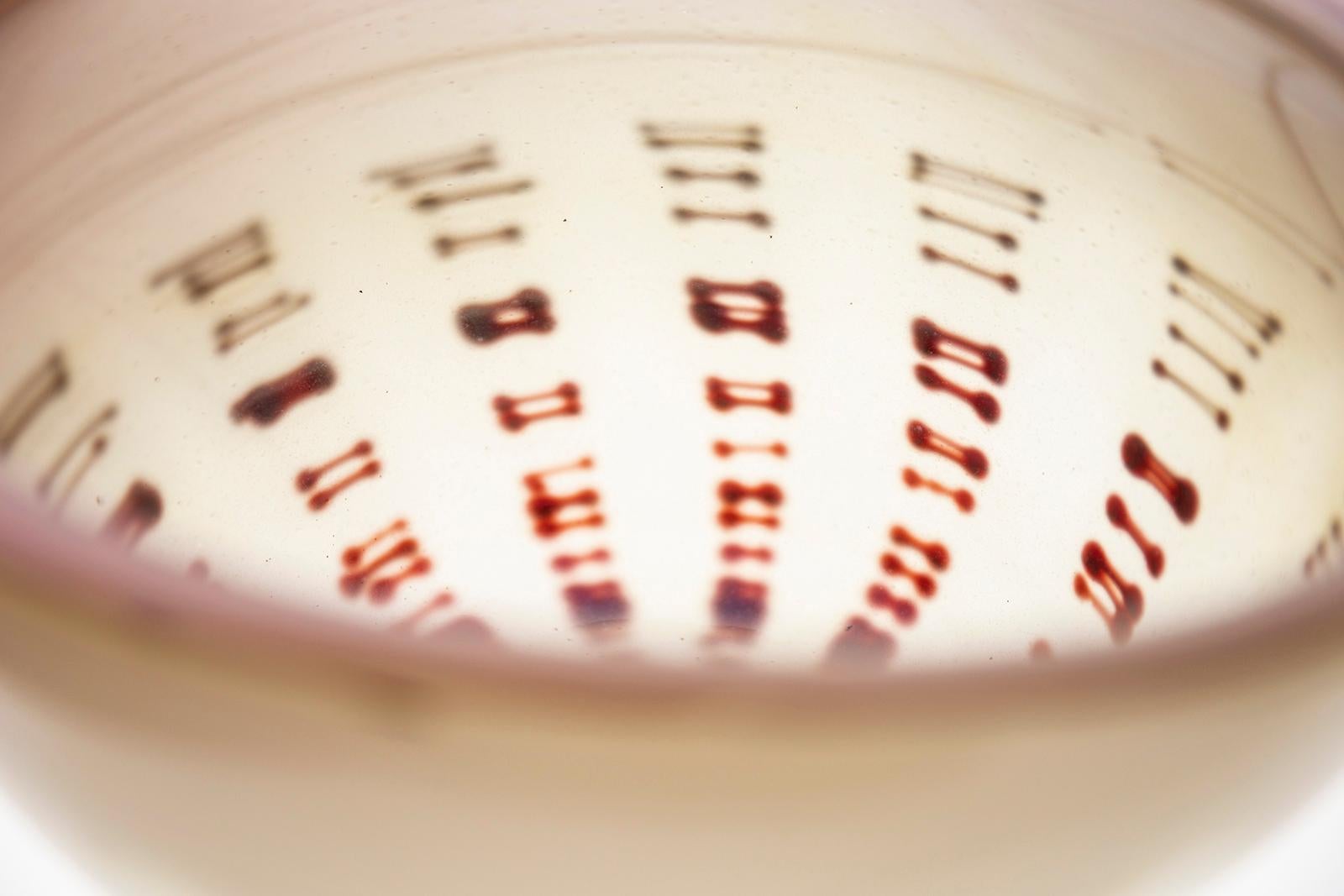 Tabac Basket W/Oxblood Stripes — 1977 Early Rare Glass Sculpture For Sale 2