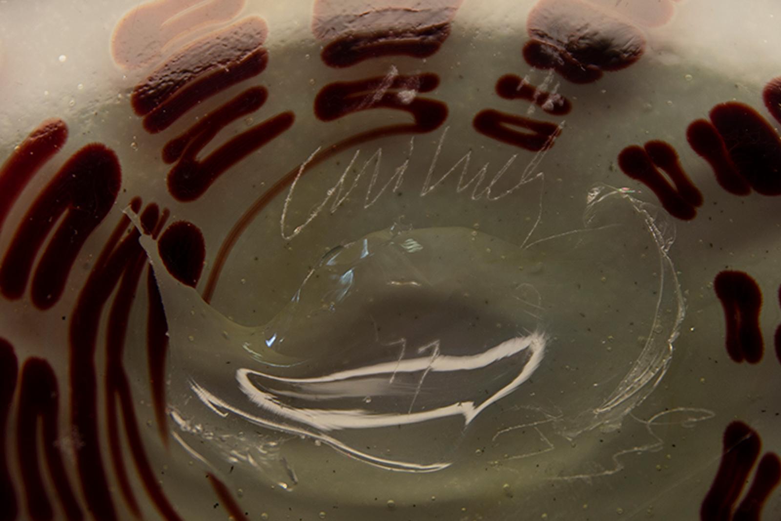 Tabac Basket W/Oxblood Stripes — 1977 Early Rare Glass Sculpture For Sale 4