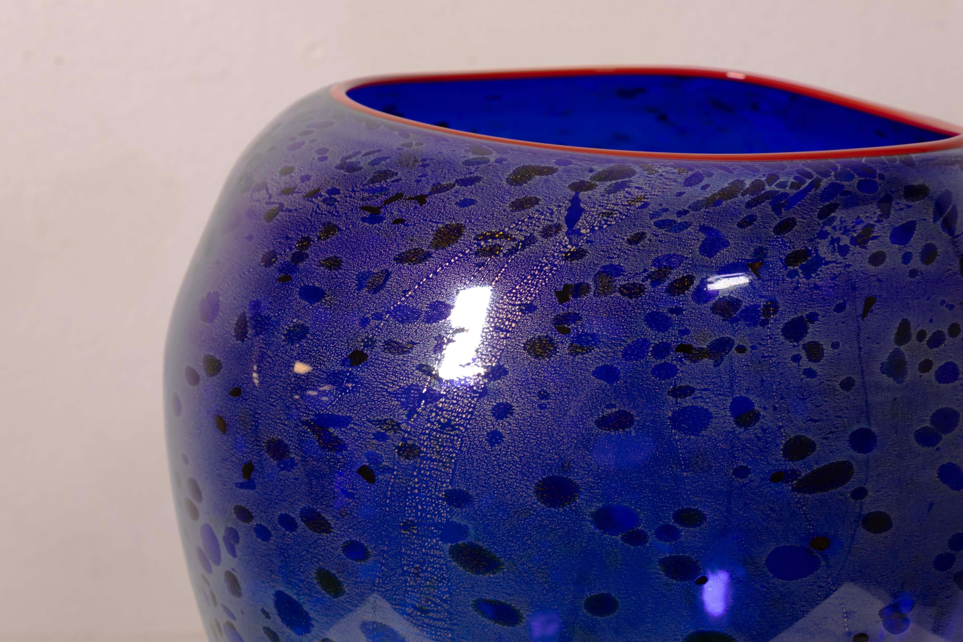 Dale Chihuly Signed Cobalt Blue Cadmium Red Lip Glass Basket Vase 1994 w/ Case 1