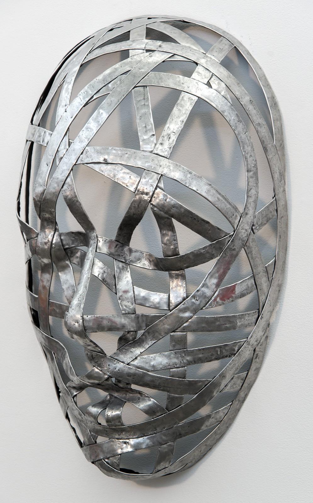 Triptyque Rapt - Grande sculpture murale figurative en aluminium essayé, masques et masques en vente 9