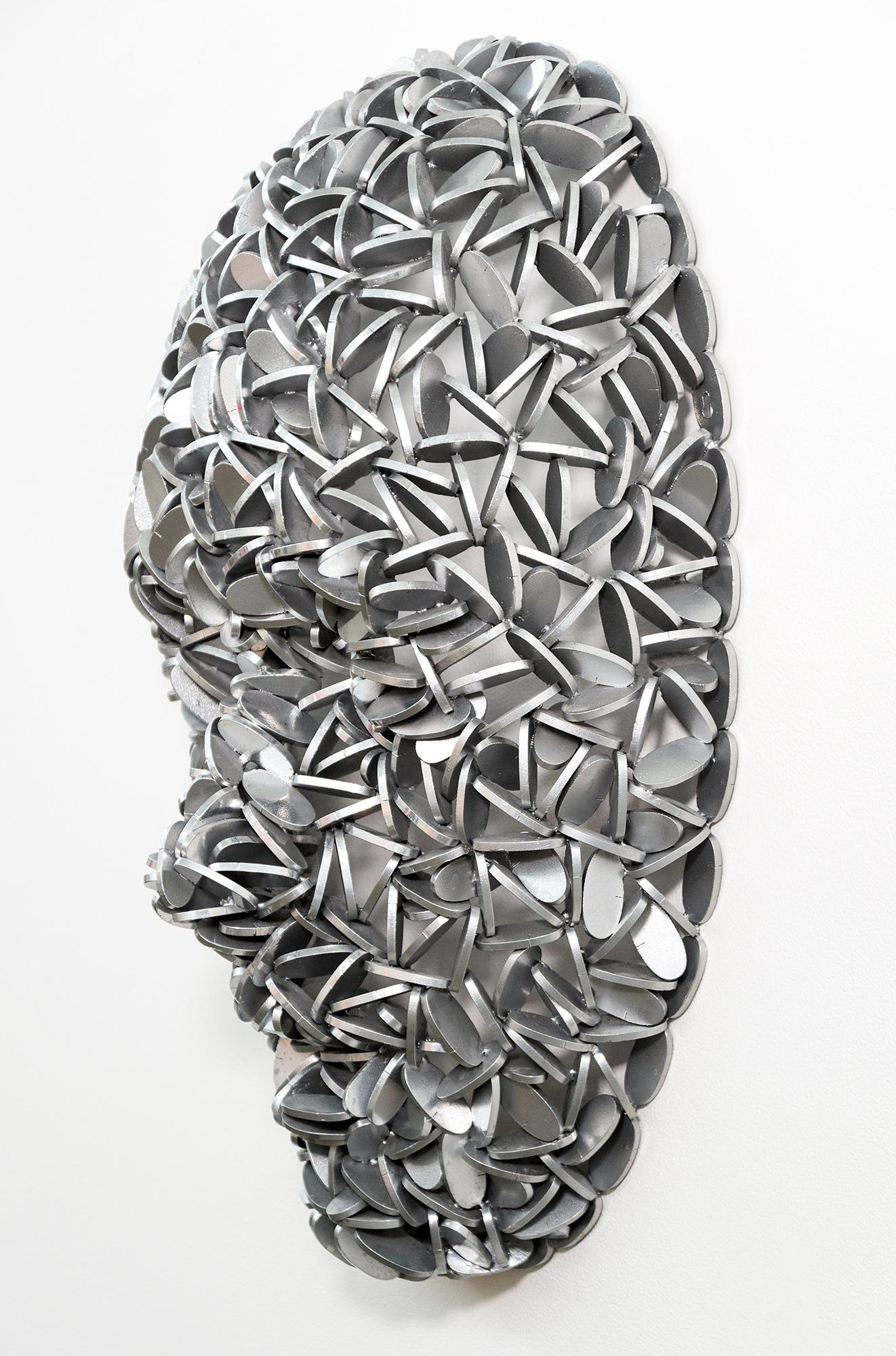 Dispersión - escultura mural contemporánea, figurativa, máscara, aluminio - Sculpture de Dale Dunning