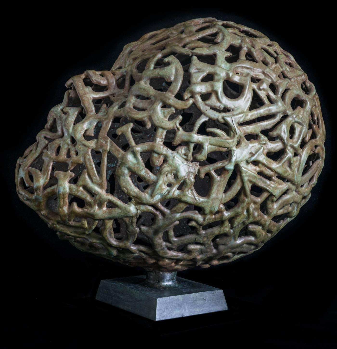 Sophiste A - lettres formées en tête,  Sculpture figurative en bronze en vente 3