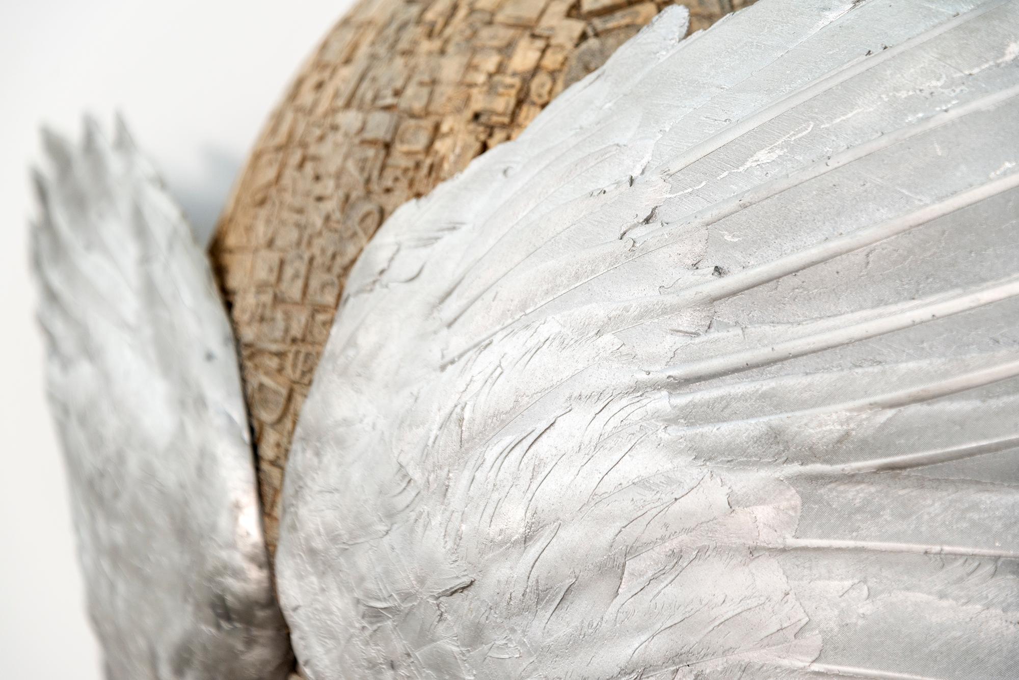 Wings of Perception - sculpture murale contemporaine, figurative, en aluminium en vente 3