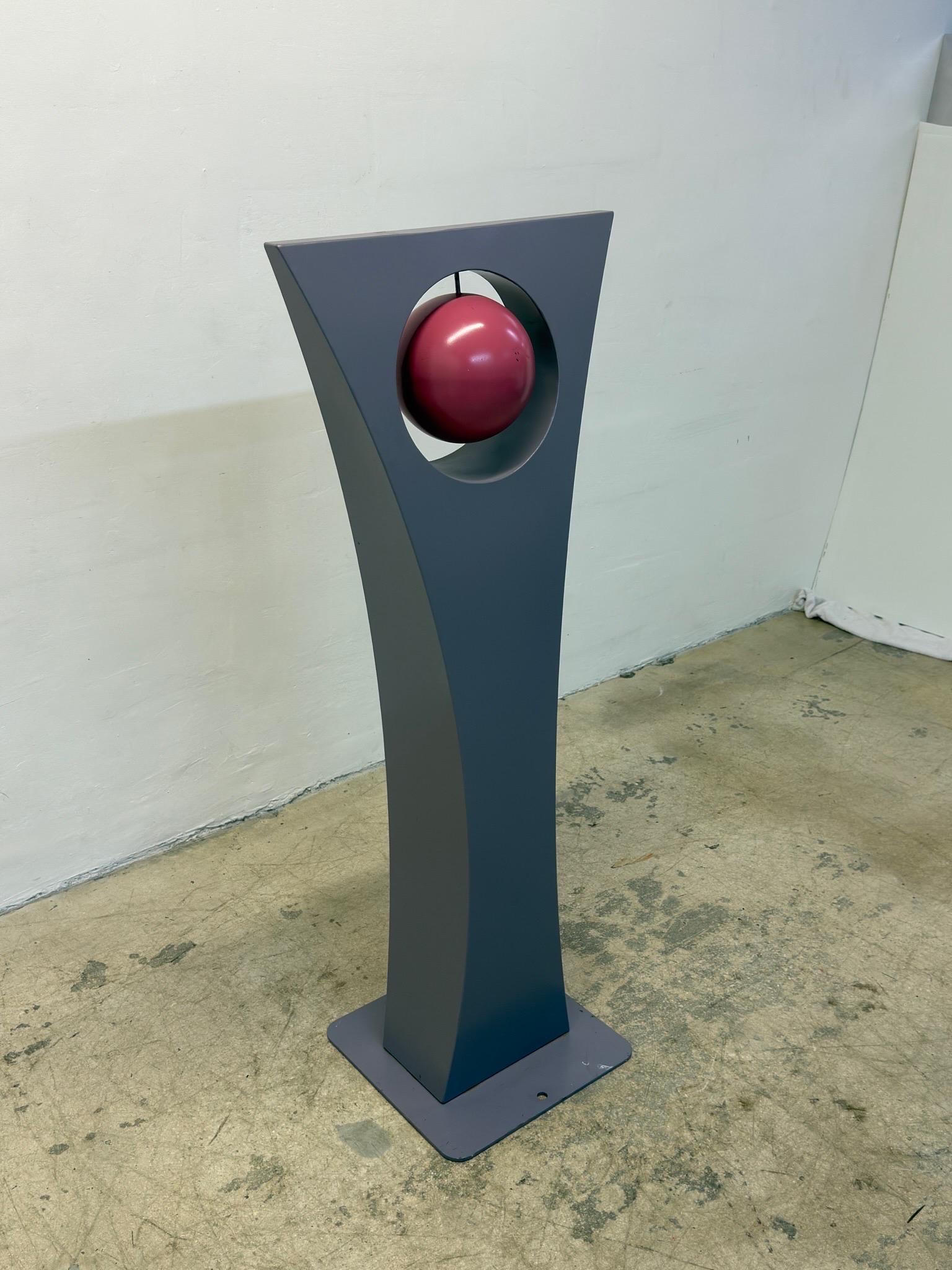 Scultura postmoderna in acciaio per interni/esterni 