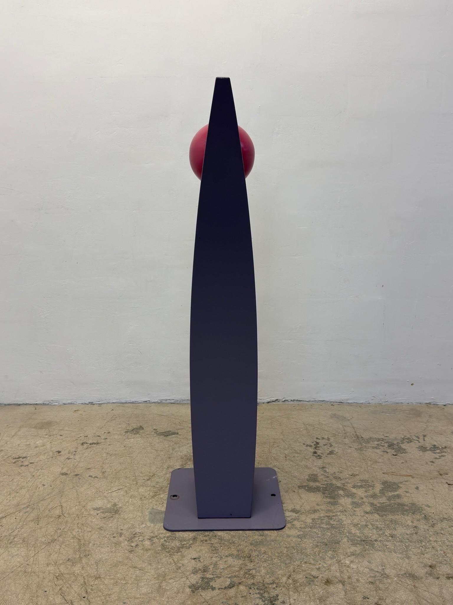 Scultura postmoderna in acciaio per interni/esterni 