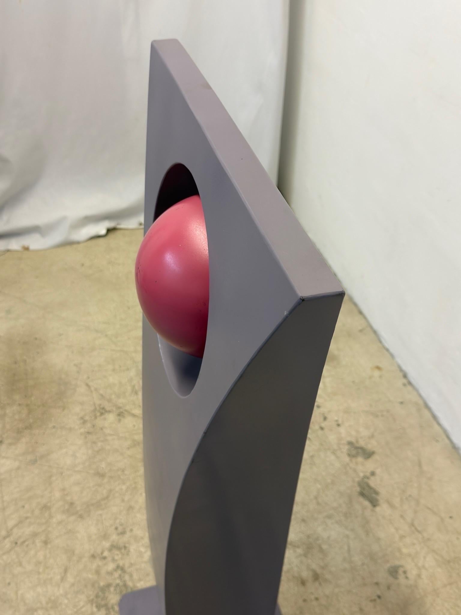Scultura postmoderna in acciaio per interni/esterni 