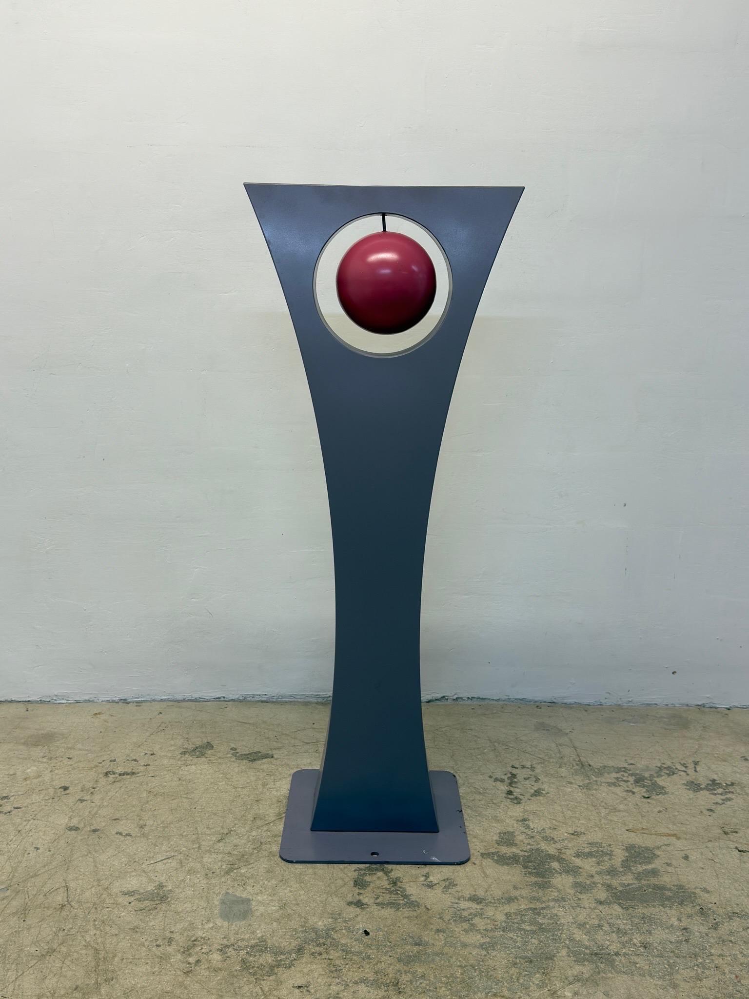 Scultura postmoderna in acciaio per interni/esterni 