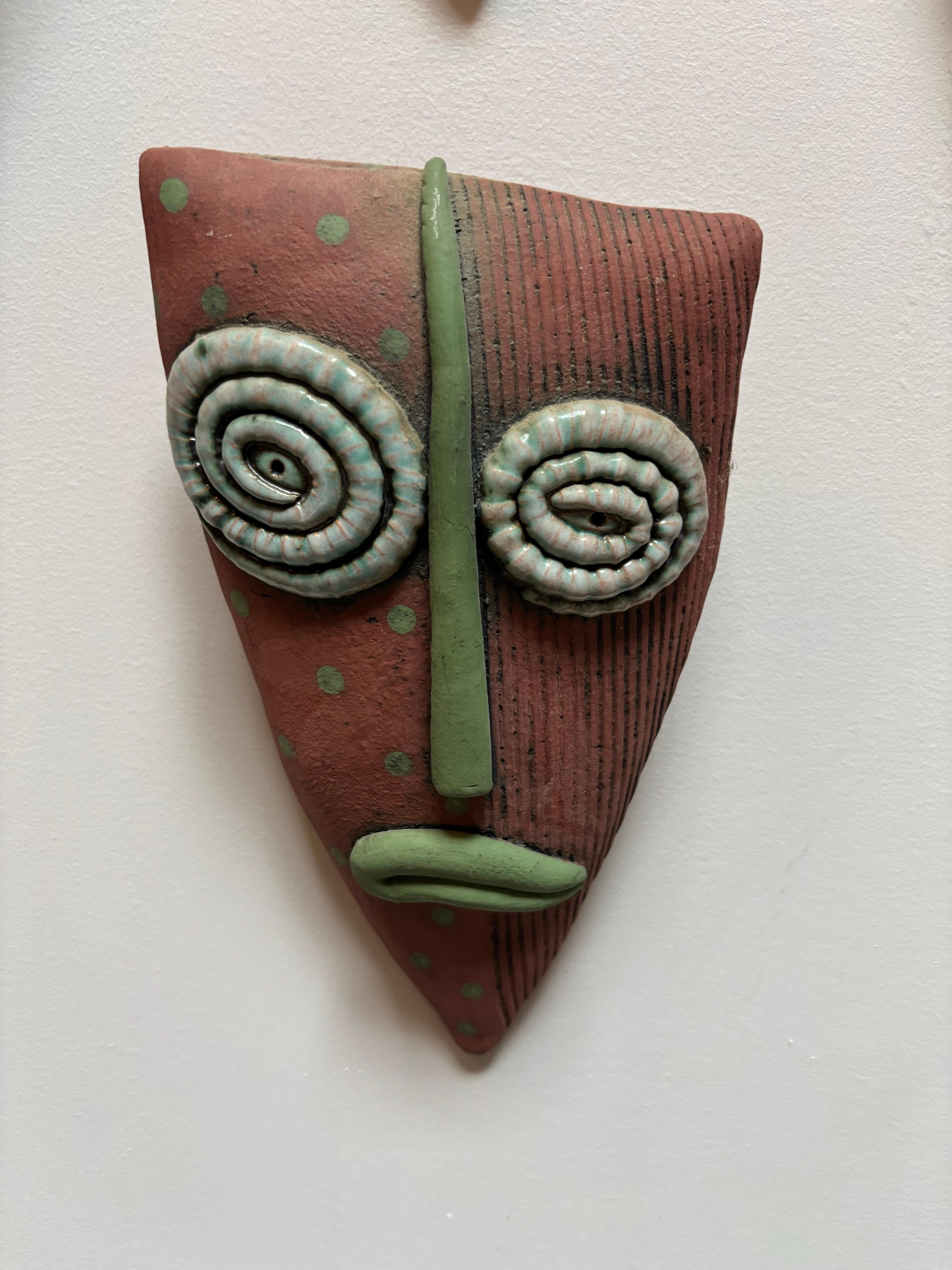 Moderno Maschere in ceramica di Dale Shuffler in vendita