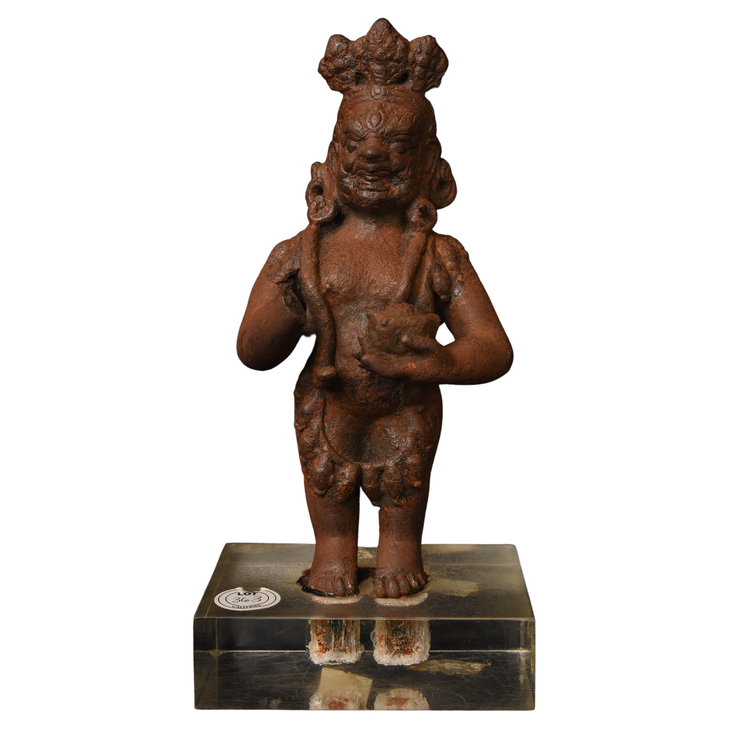 Le royaume de Dali, 10/11e siècle - est une divinité bouddhiste féroce moulée en fer.   en vente