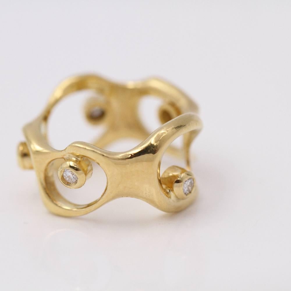 Bague en or jaune pour femme  5x diamants Brilliante d'un poids total approximatif de 0.20 cts en qualité G/Vs2  Or jaune 18kt  8,15 grammes.  Taille 9 (ES) 5 (US).  Cette bague est en très bon état et ne présente aucune trace d'usure visible  Réf.