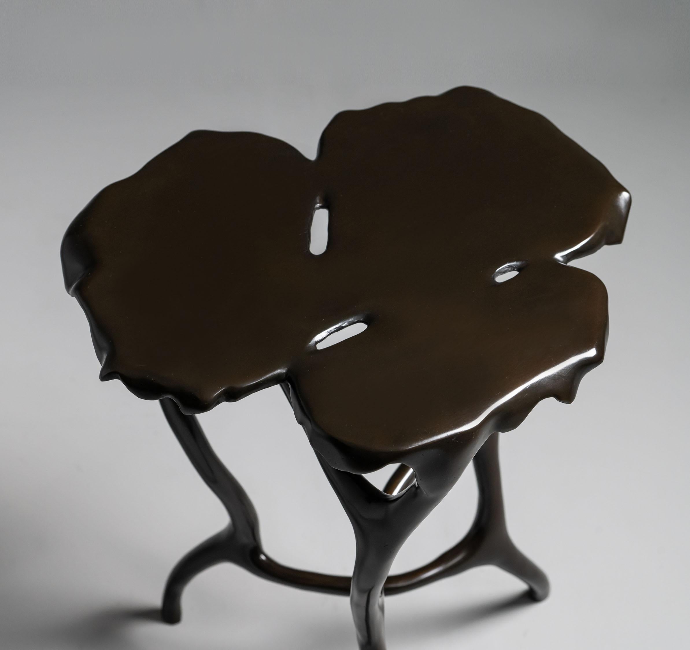 Dali Beistelltisch mit antiker Bronzeoberfläche von Elan Atelier (IN STOCK) (Europäisch) im Angebot