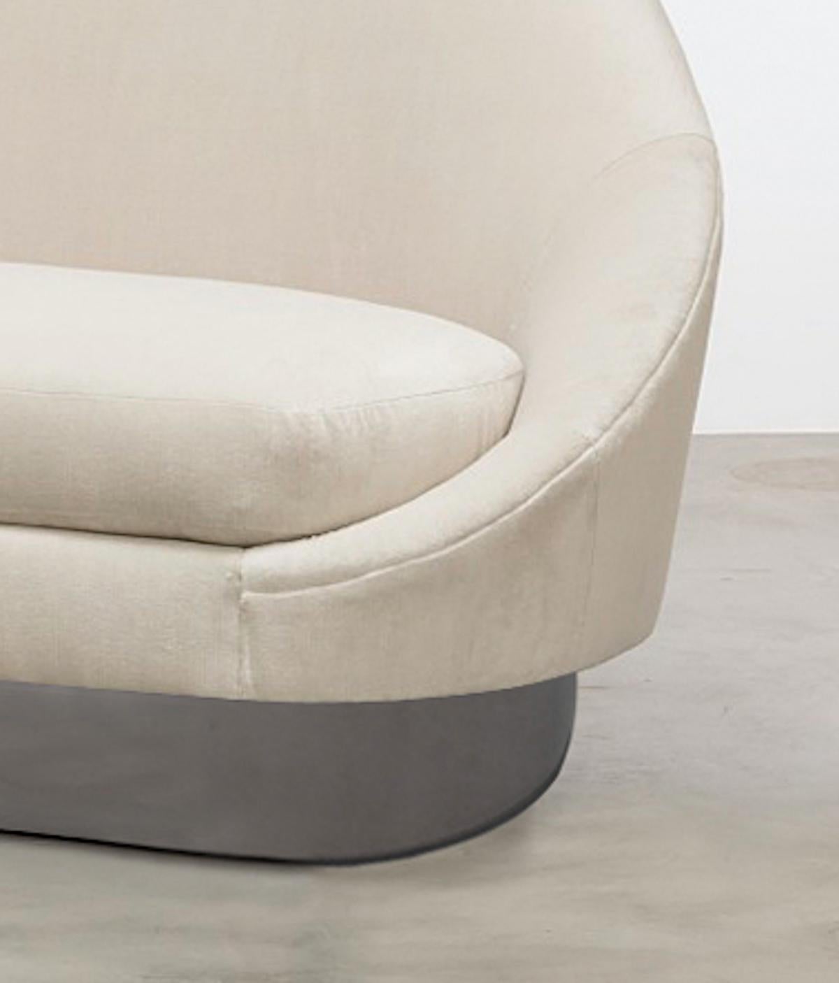 American DALI SOFA - Modern Sofa in Cream Velvet