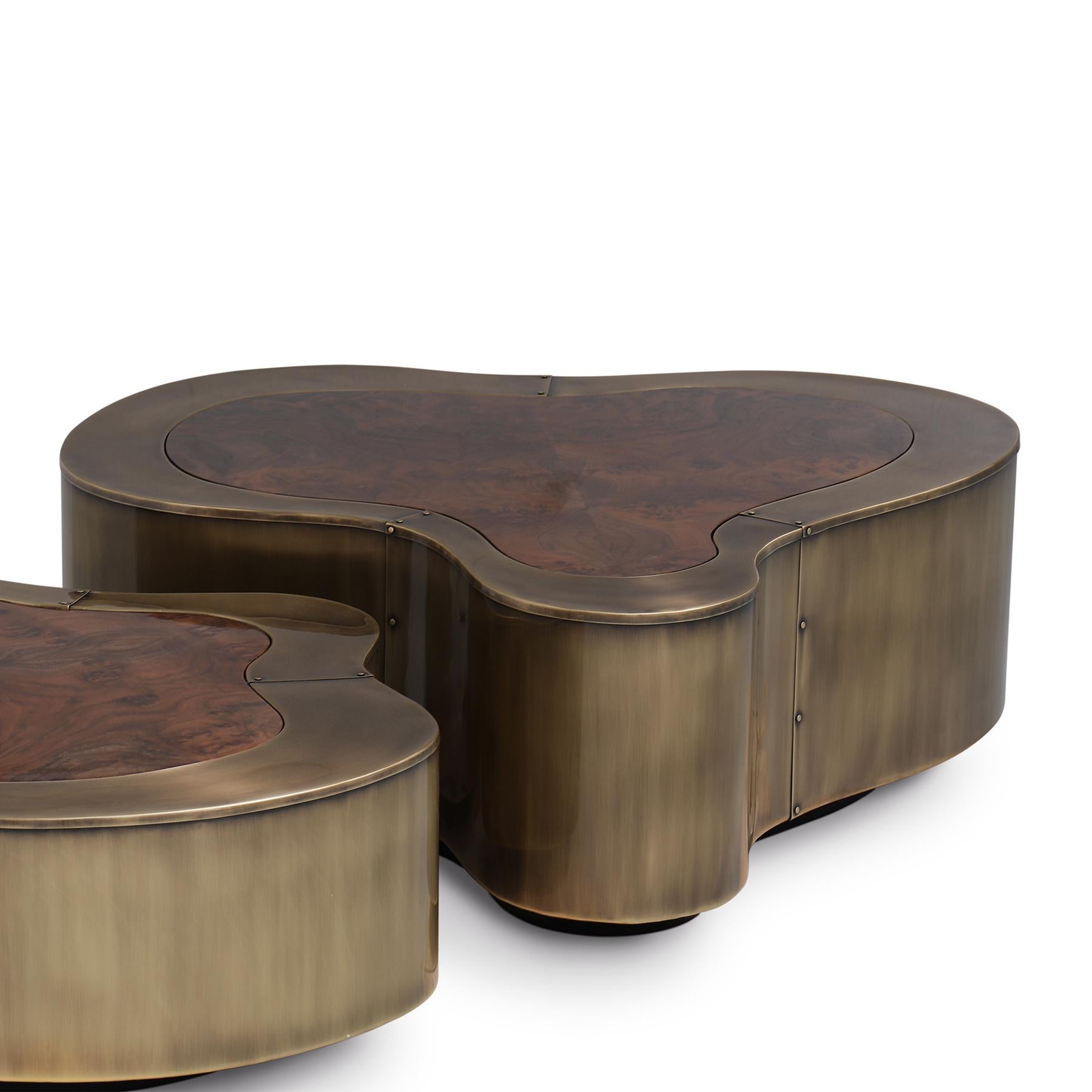 Dalia Table basse en noyer et laiton antique Set of 2 Coffee Table Neuf - En vente à Paris, FR
