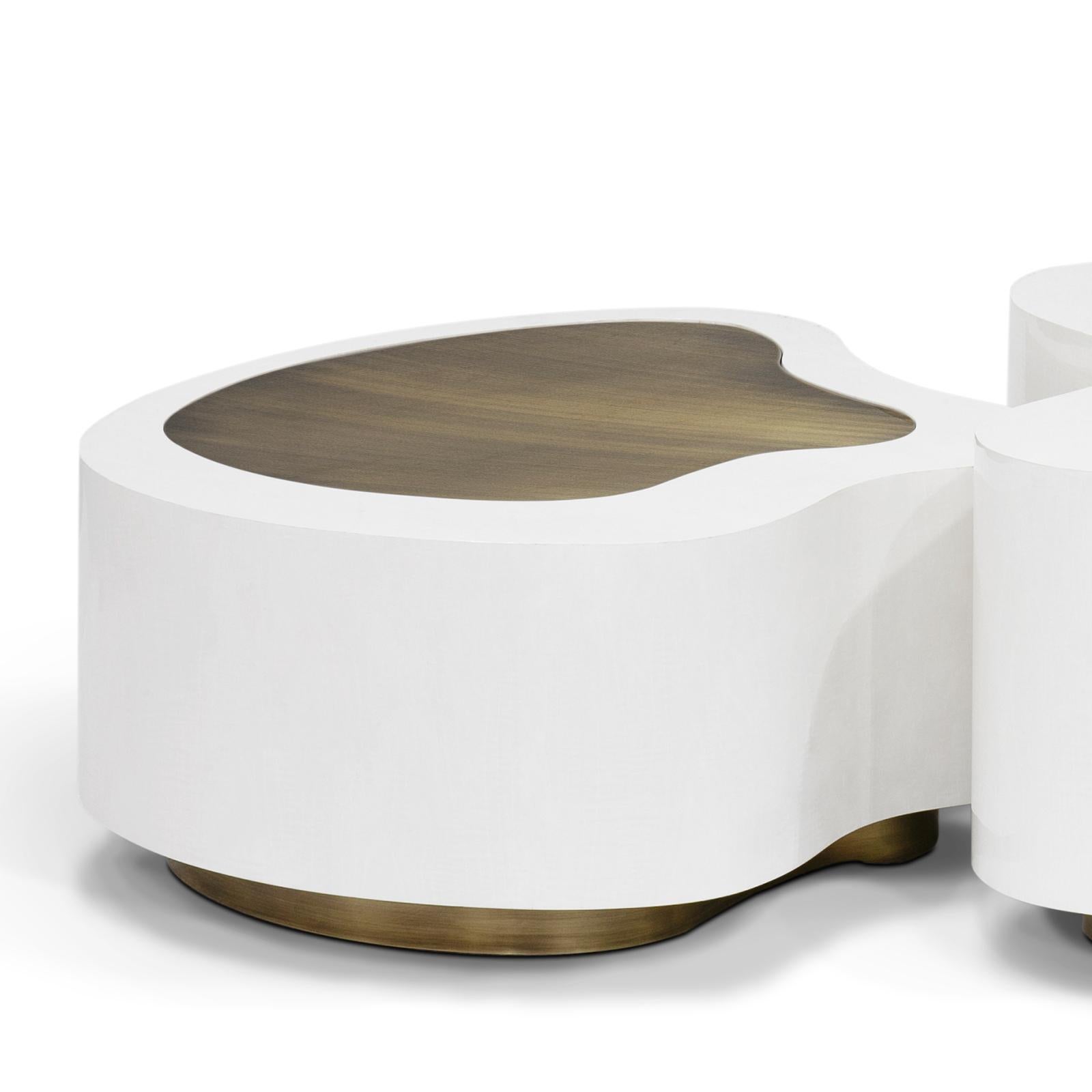 Dalia White Brass Set of 2 Coffee Table In New Condition In Paris, FR