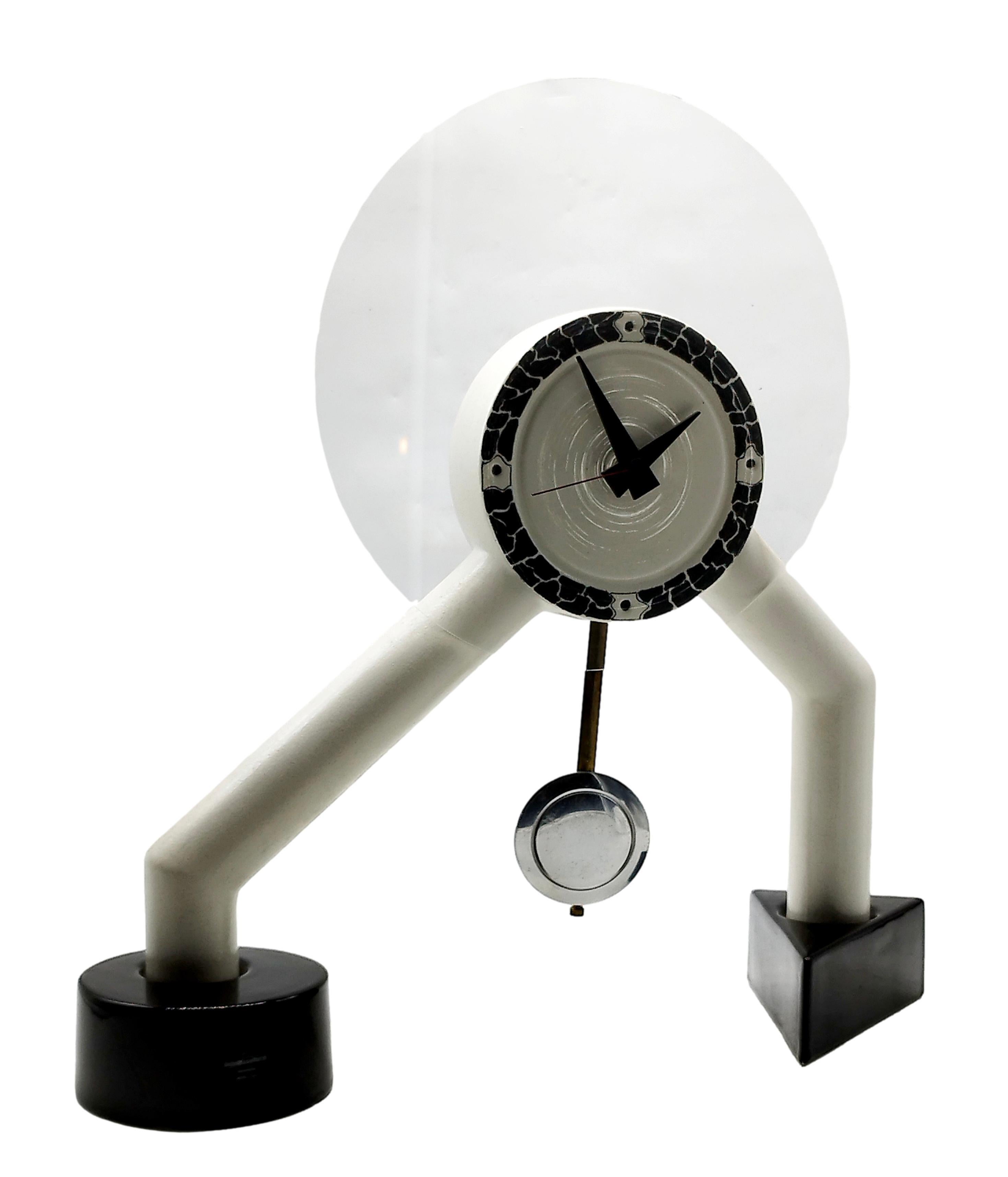 Mid-Century Modern Horloge de table en céramique Memphis de Dalla Bassa Maria, Italie, années 1980 en vente