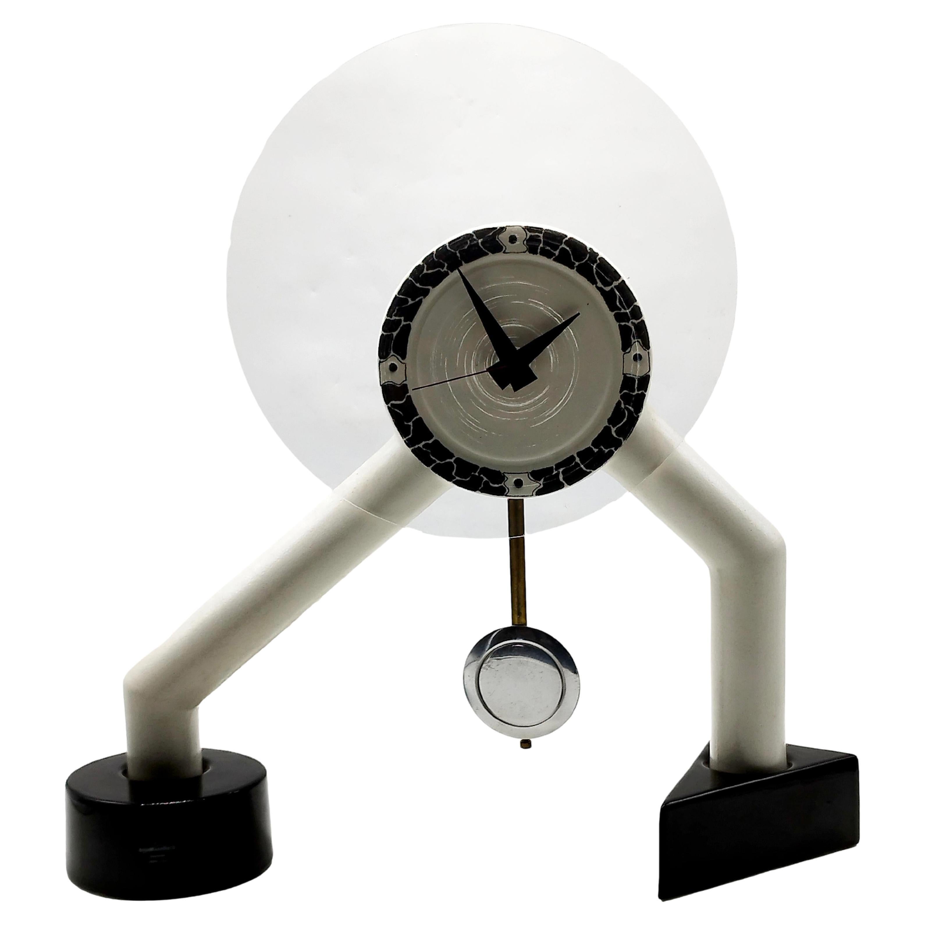 Horloge de table en céramique Memphis de Dalla Bassa Maria, Italie, années 1980 en vente