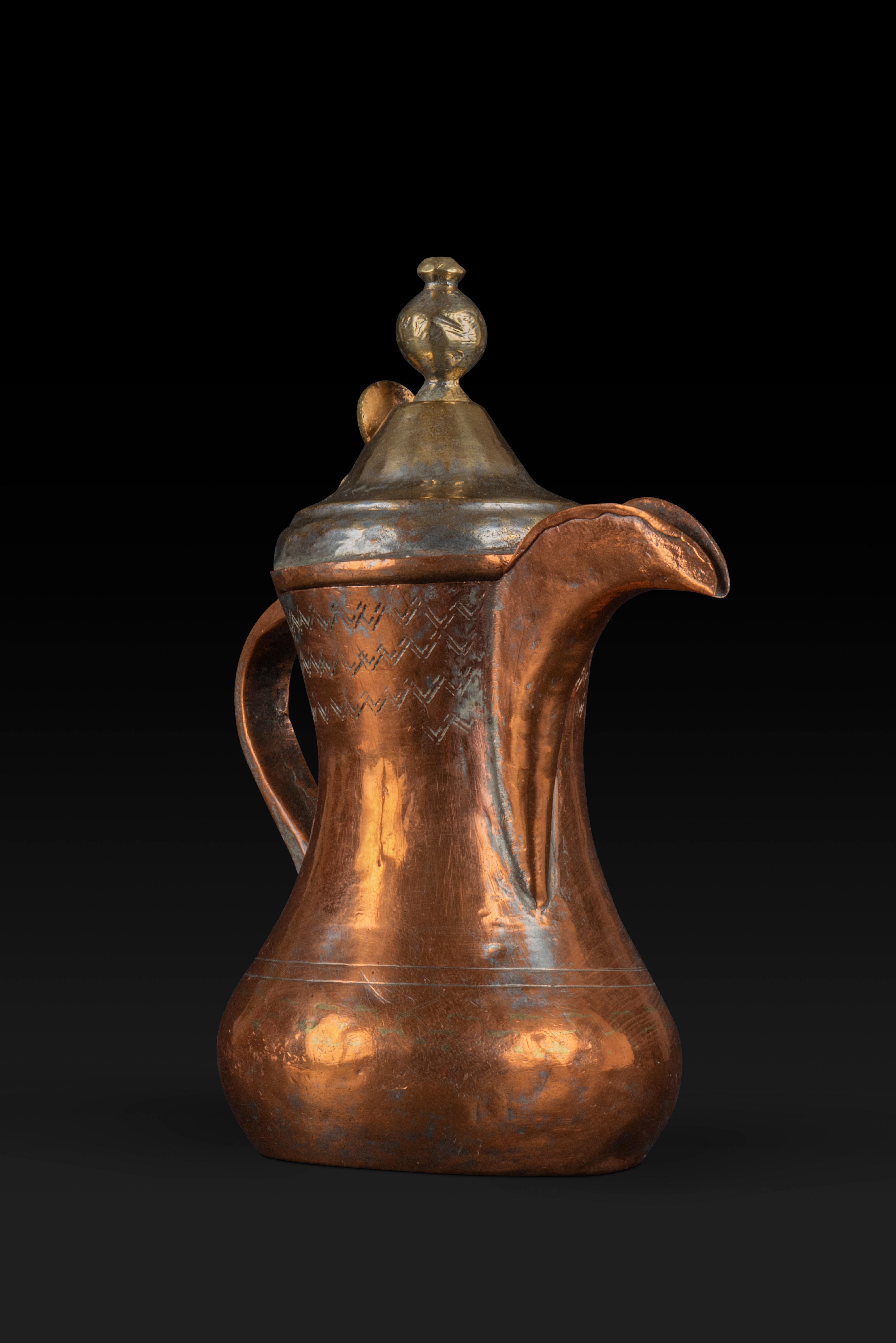 Cafetera Dallah: una obra maestra de la hospitalidad y el arte árabes Cobre en venta