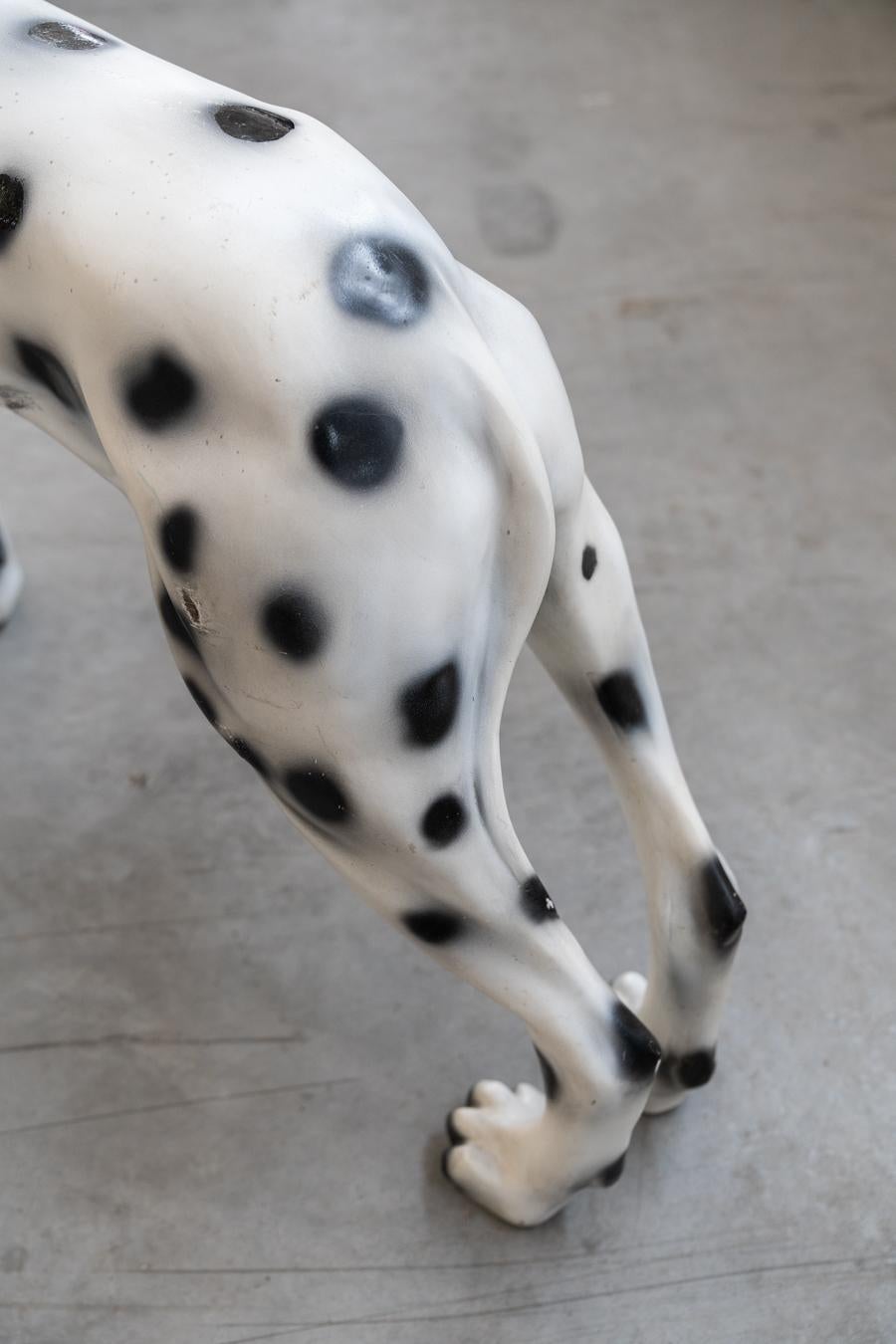 Chien dalmatien en résine, 1970 en vente 3