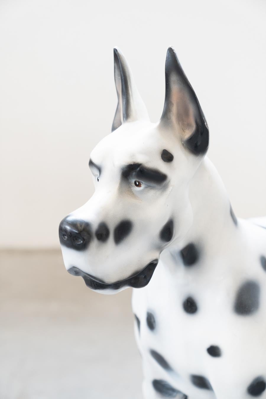 Peint à la main Chien dalmatien en résine, 1970 en vente