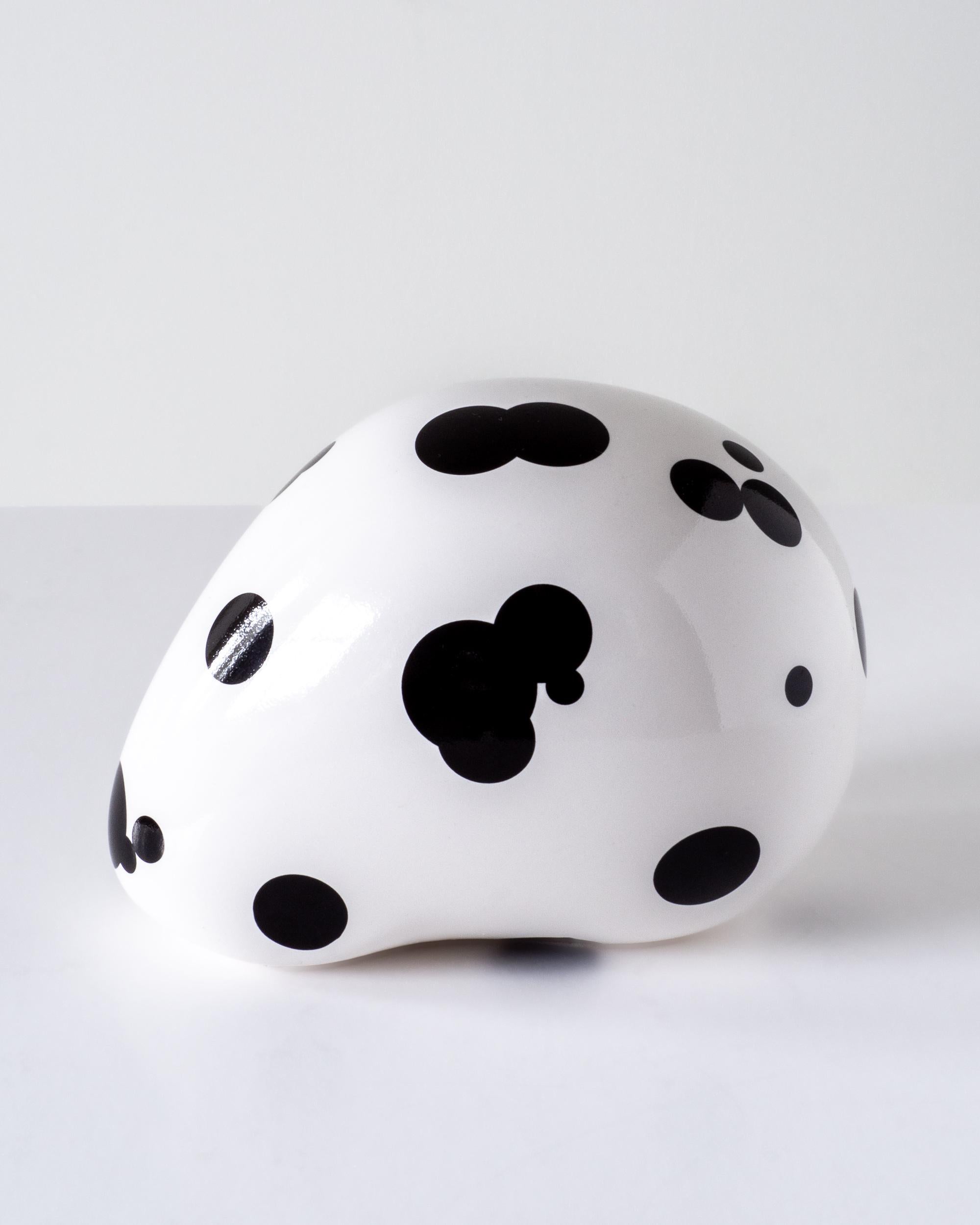 Dalmatian Skull – Porcelain Sculpture by Andréason & Leibel, Contemporary  In New Condition For Sale In Arlöv, SE