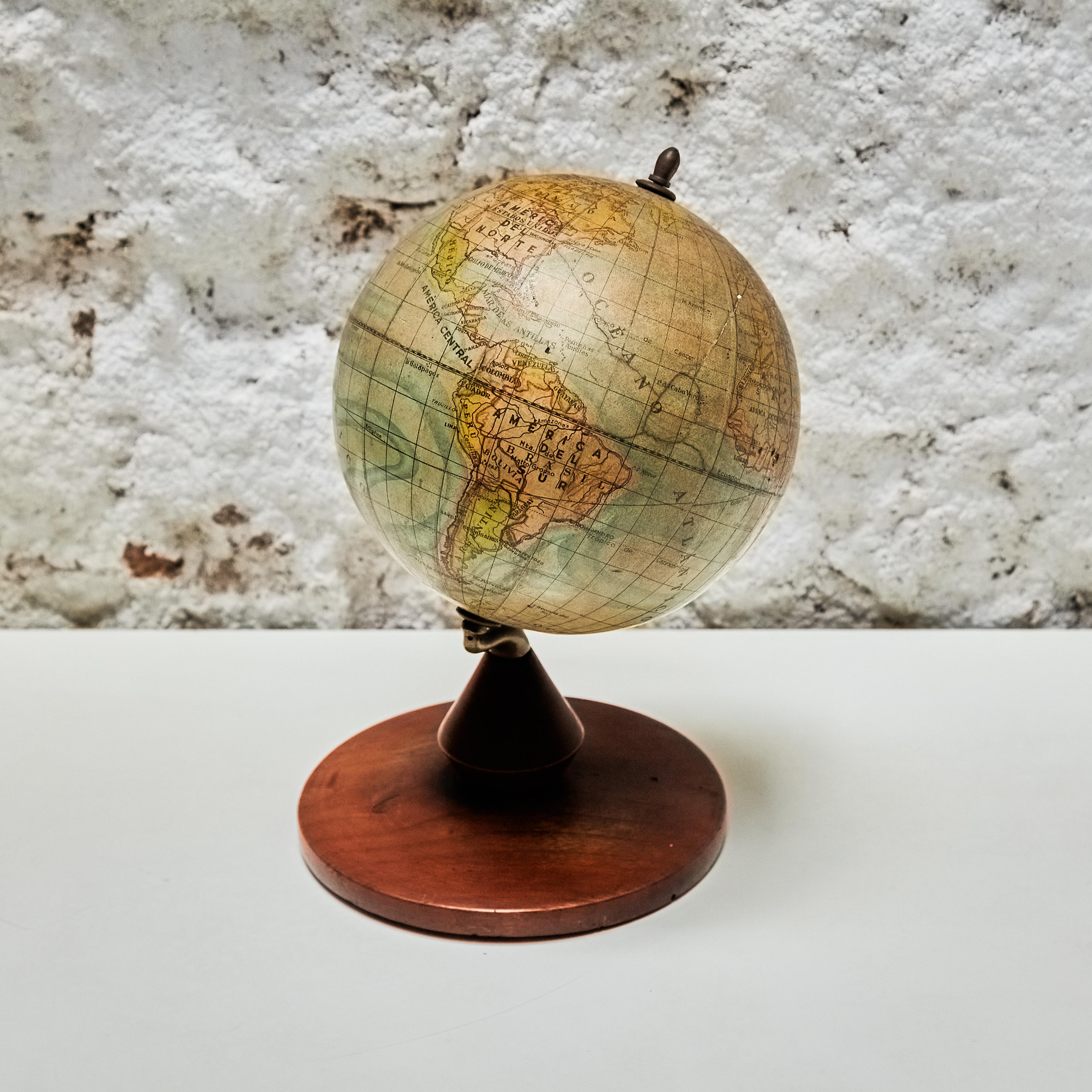Mid-Century old world plaster and wood balloon by Dalmau Carles Pla.

Manufactured in Spain, circa 1950.

In good original condition, with consistent with age and use, preserving a beautiful patina with some scratches.

Dimensions: 
D 45 cm x W 78