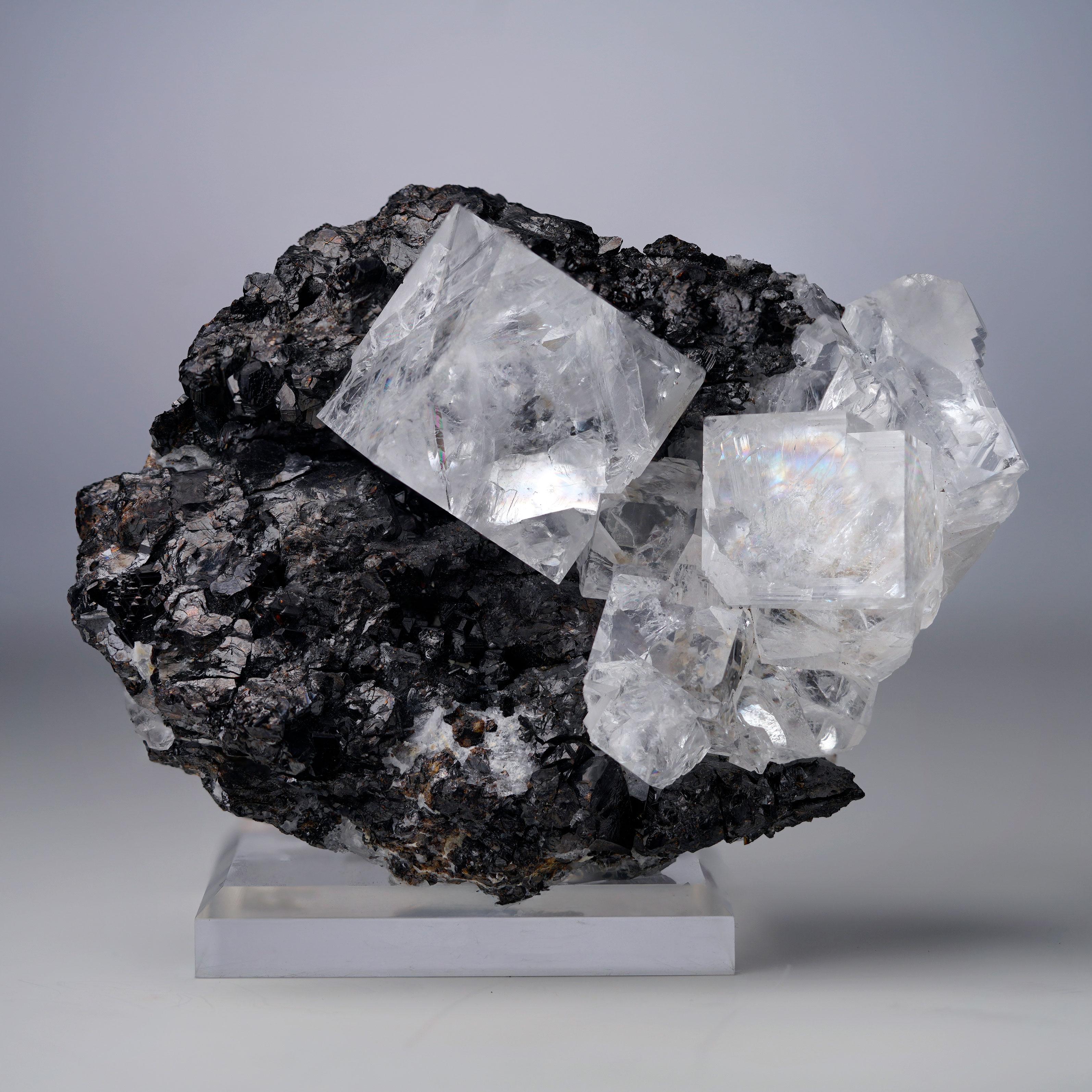 Fluorite transparente sur matrice en vente 1