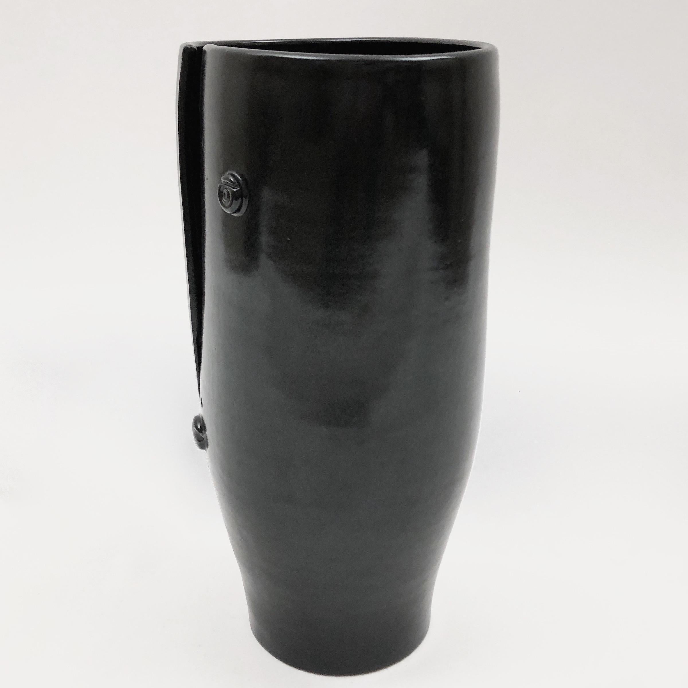 Dalo, Pair of Black and White Ceramic Vases In Excellent Condition For Sale In NICE, FR