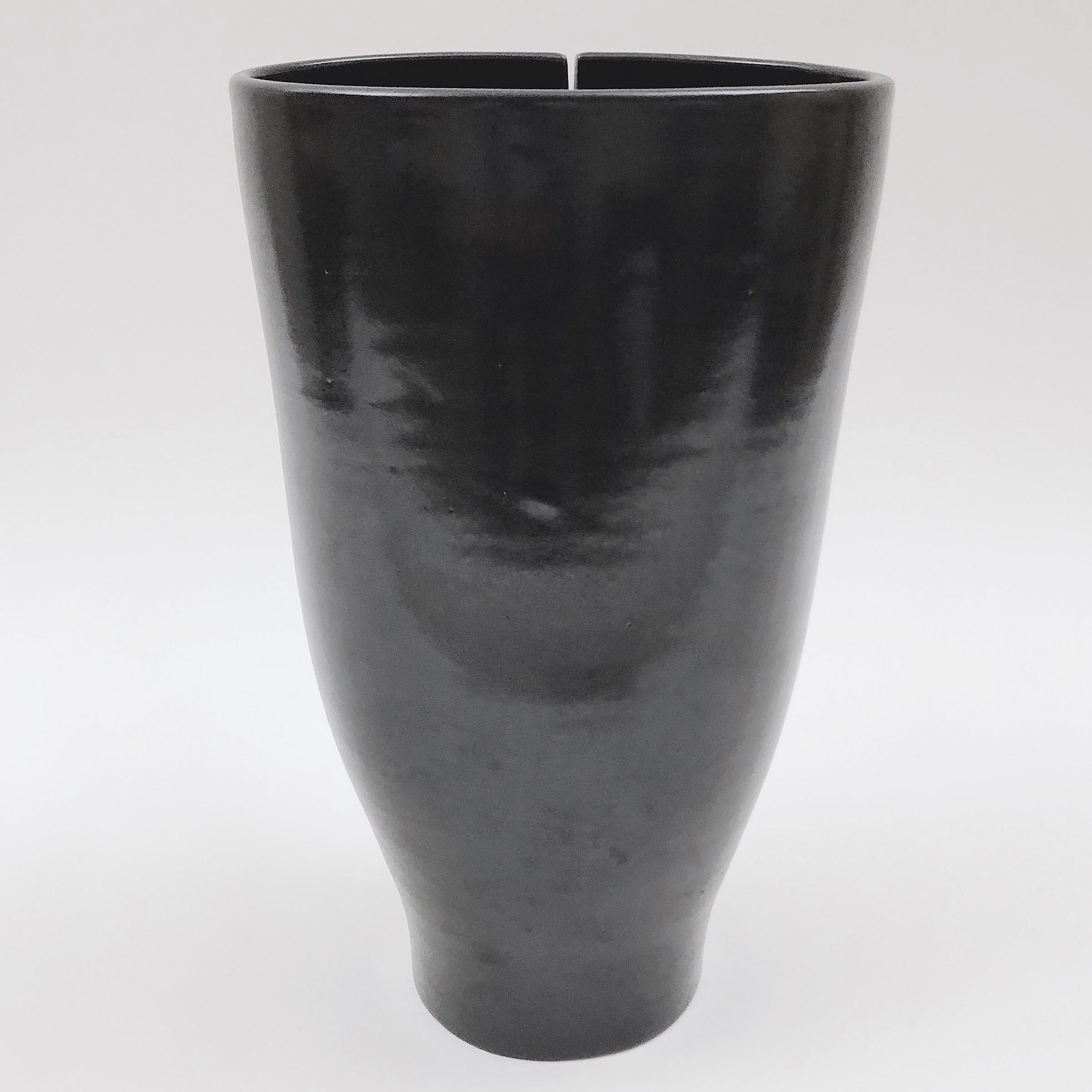 Dalo, Pair of Black and White Ceramic Vases For Sale 1