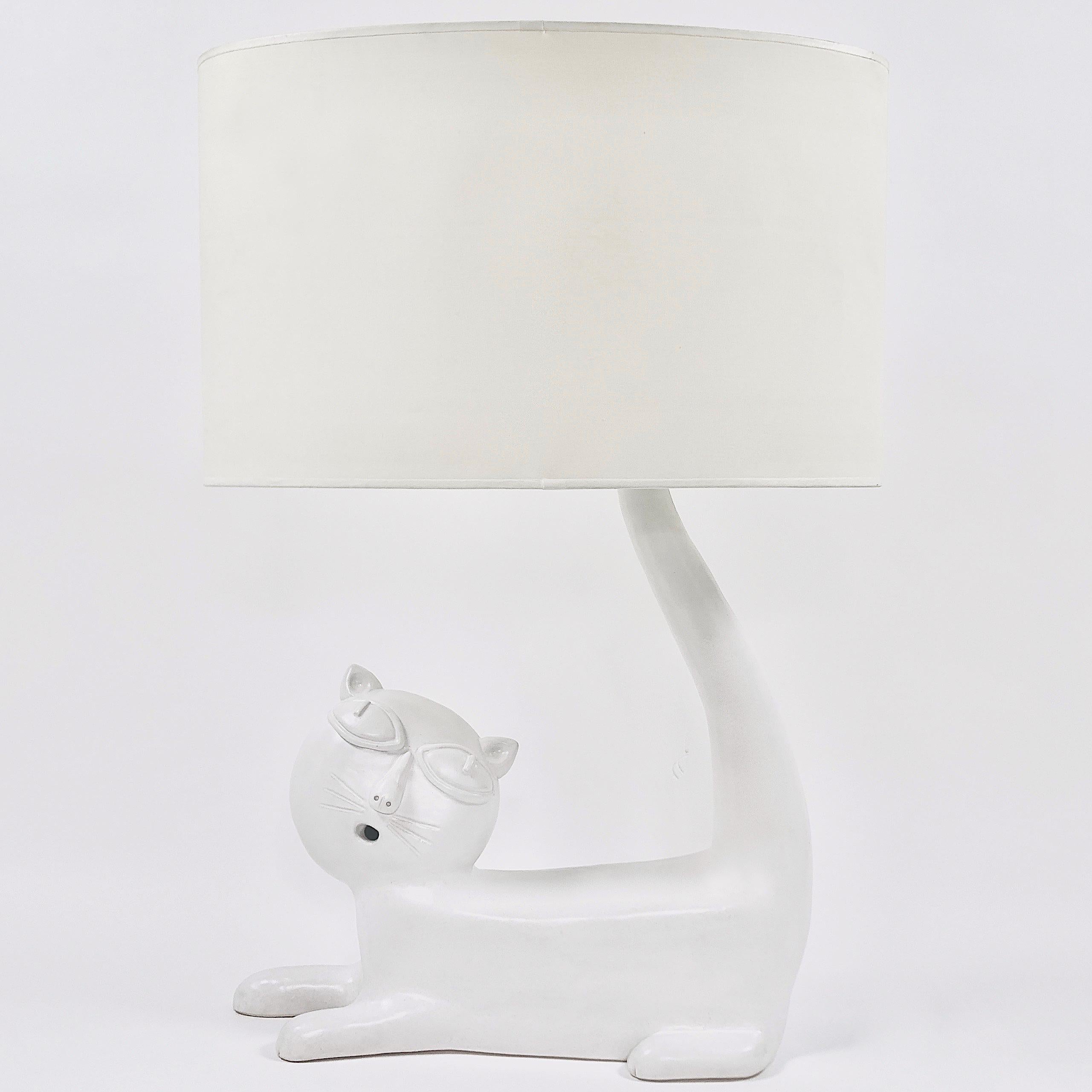 Contemporary Dalo, White Cat Ceramic Table Lamp
