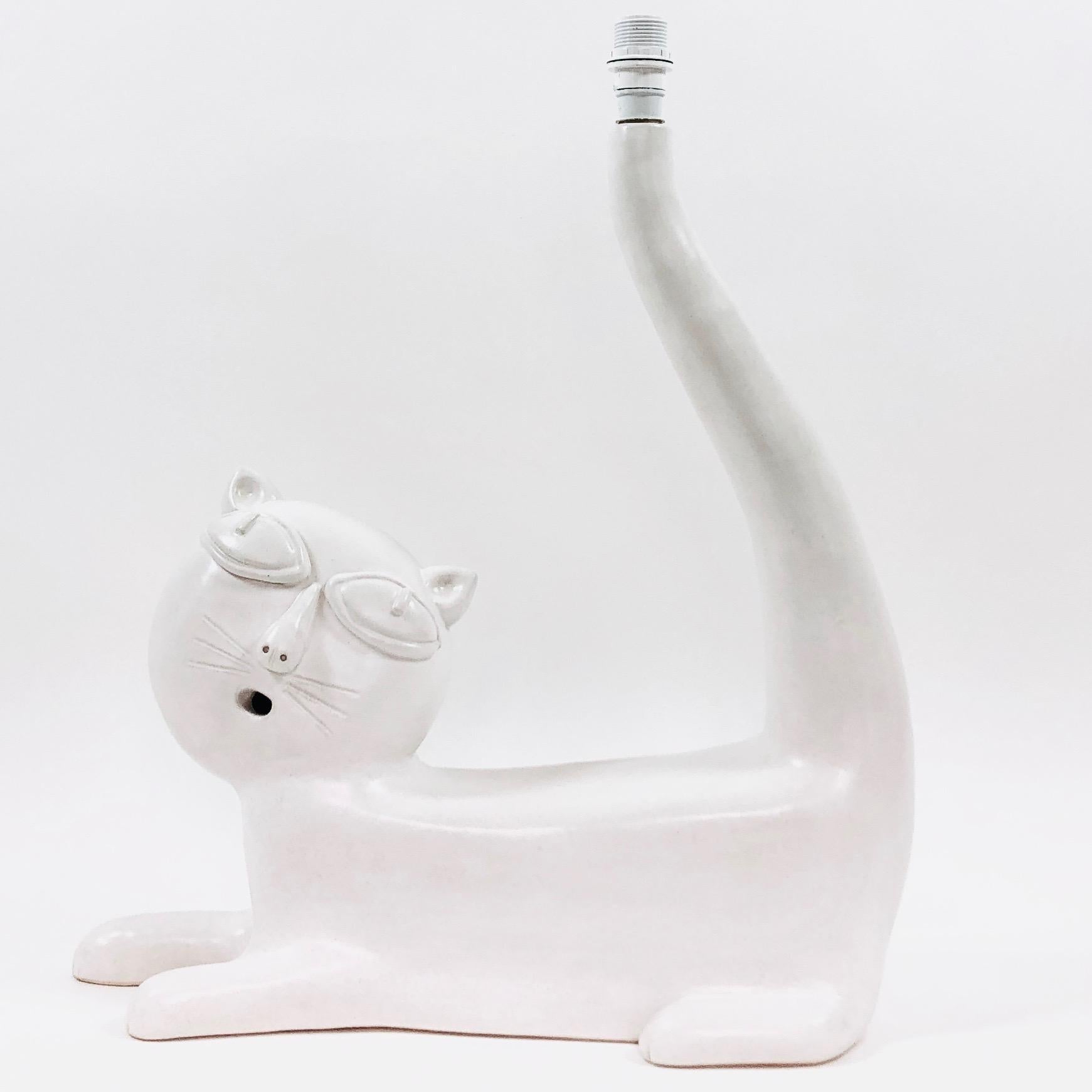 Modern Dalo, White Cat Ceramic Table Lamp