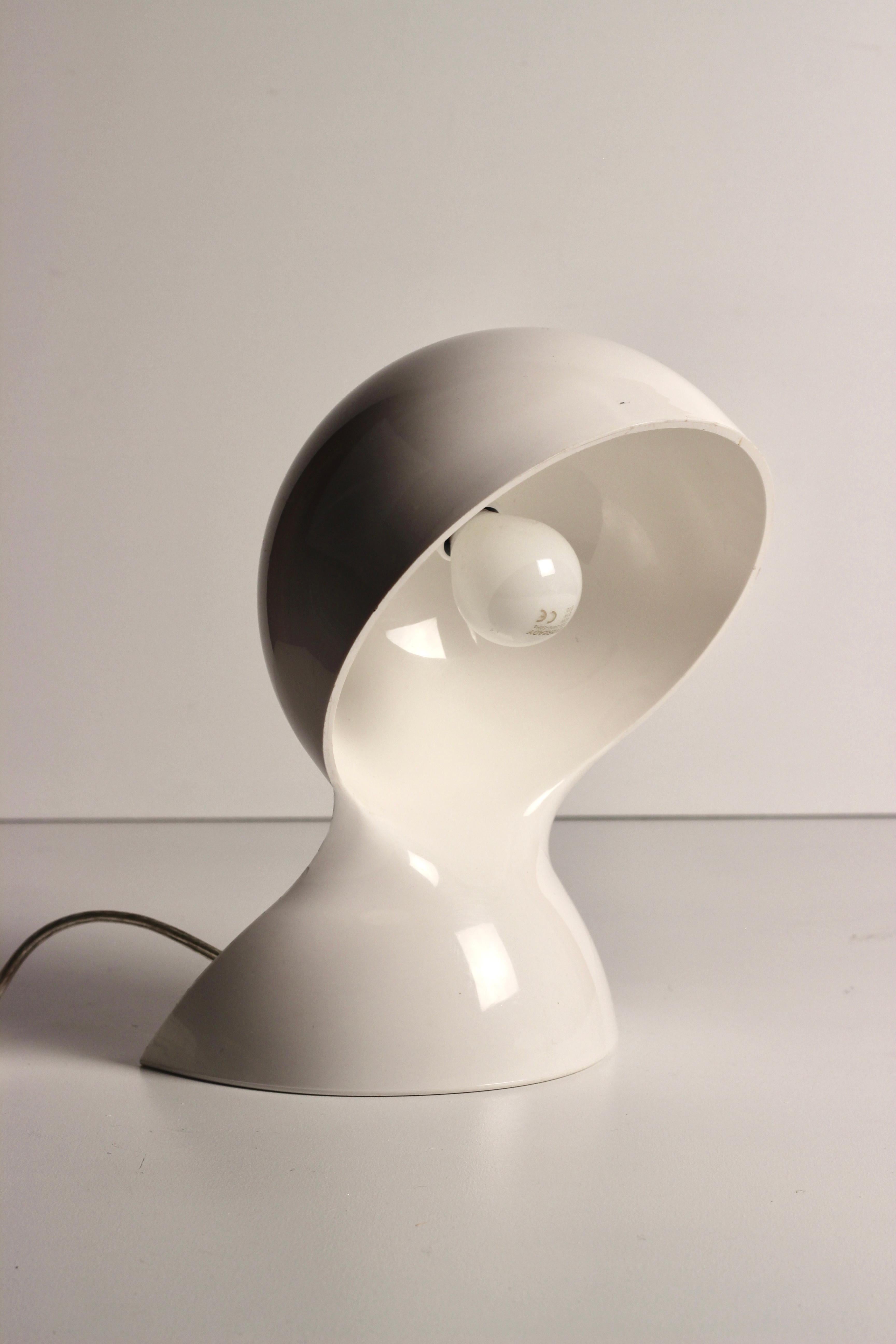 Dalu Table Lamp by Vico Magistretti for Artemide In Good Condition In London, GB