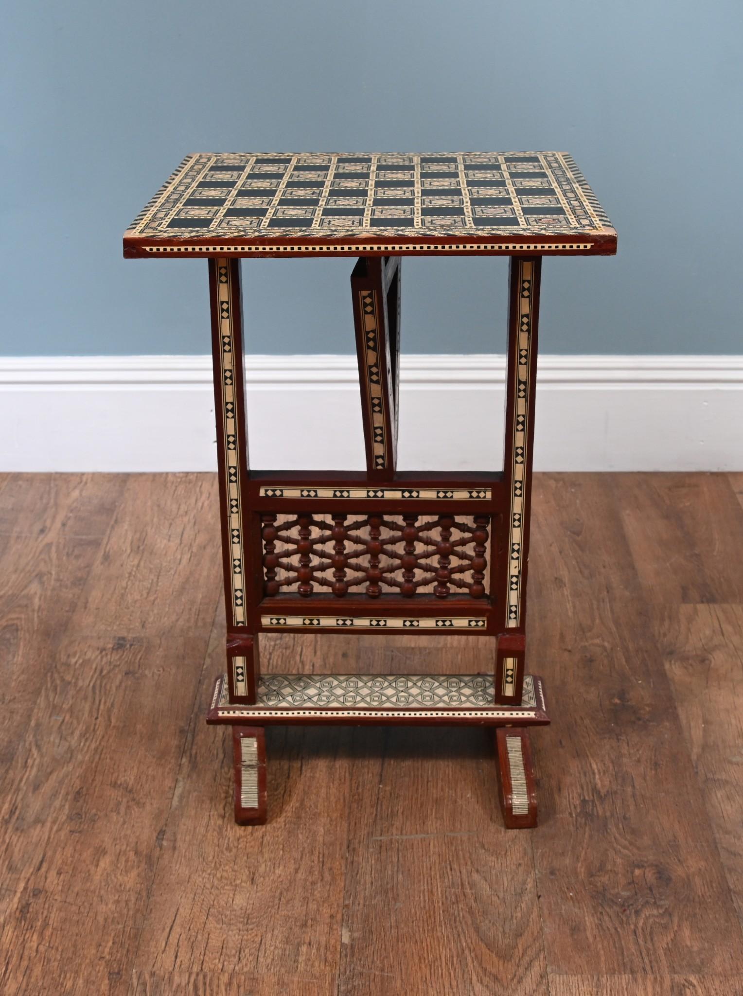 Damaszener Spiele Schachtisch Seite arabische Intarsie 1890 (Holz) im Angebot