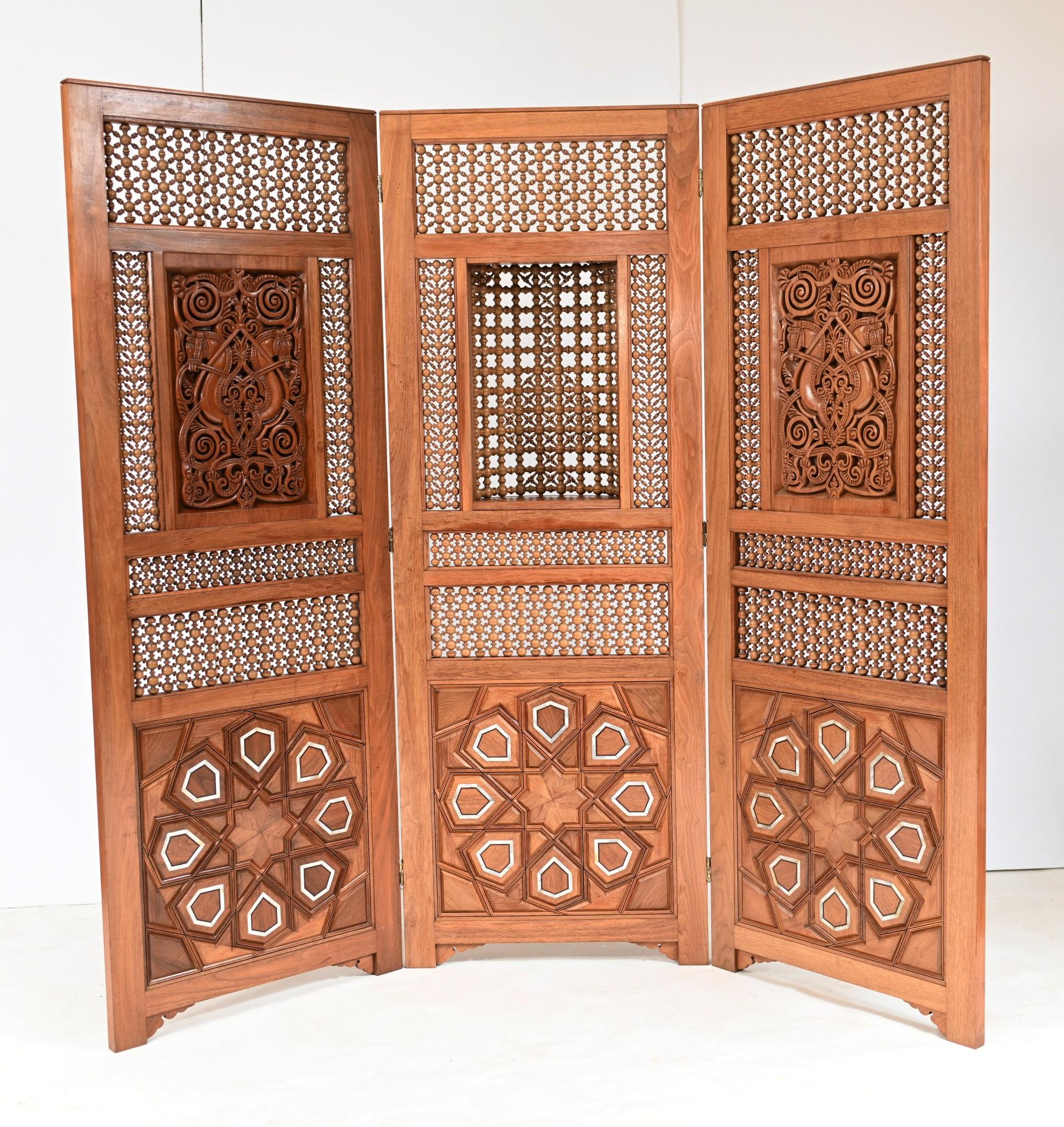 Damascan Inlay Screen Room Divider Arabic 1930s In Good Condition For Sale In Potters Bar, GB
