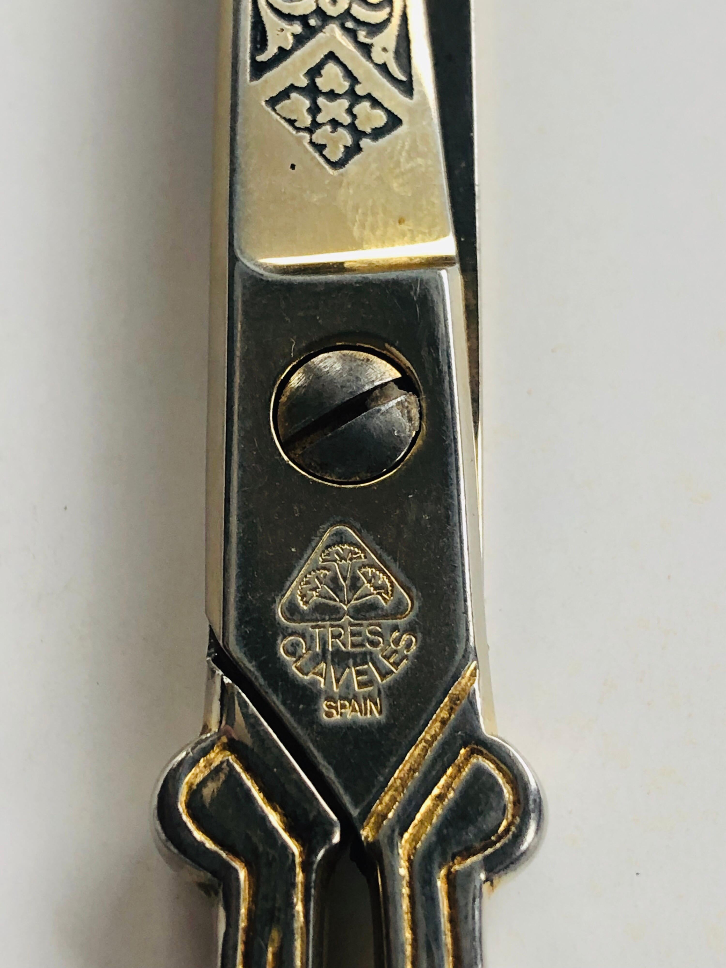 Mid-Century Modern Damascene 3 Tres Claveles Gold Embroidery Ornate Scissor by Toledo, Spain
