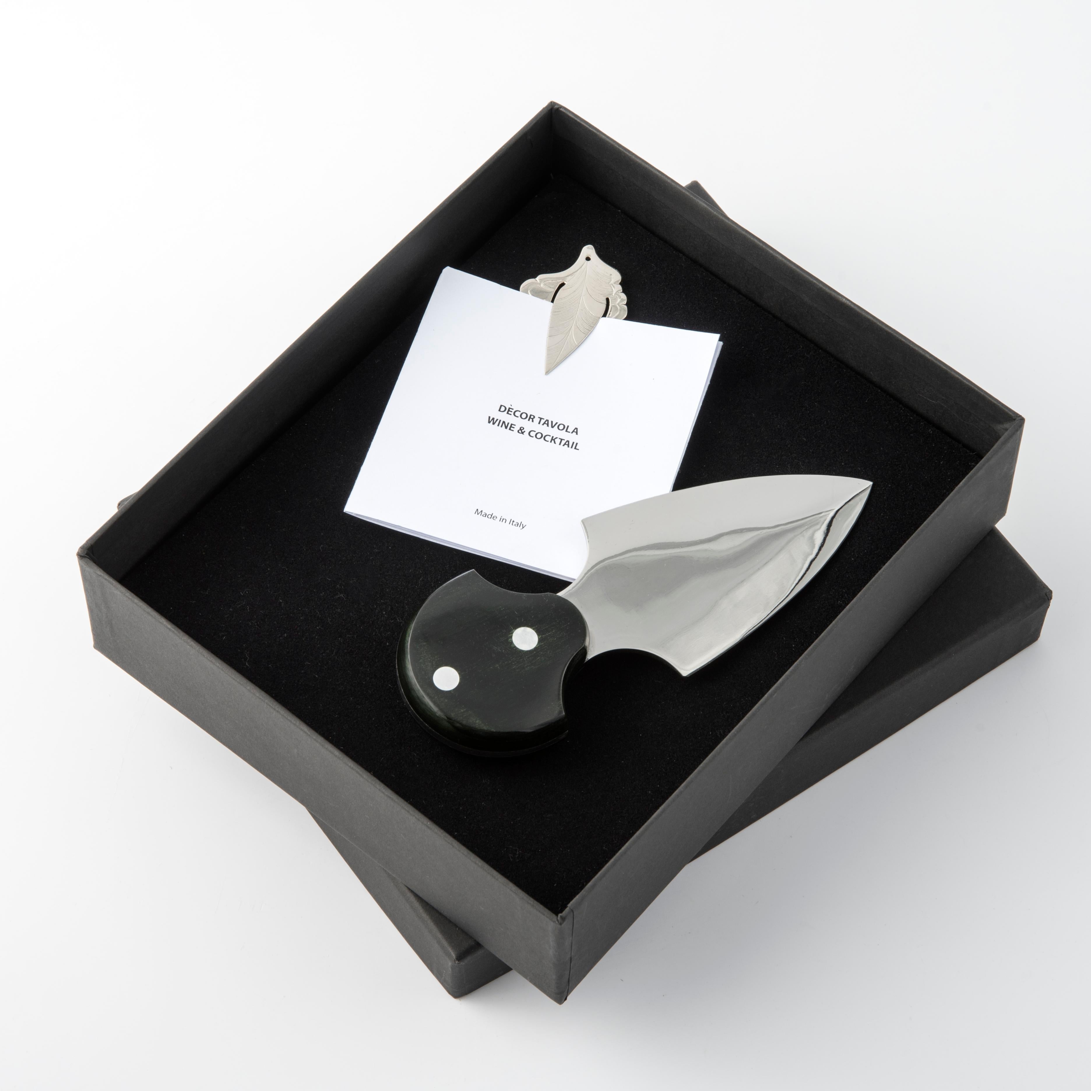 DAMASCO - CUCHILLO PARA QUESO PARMESANO  con asa decorativa verde bosque Teñido en venta
