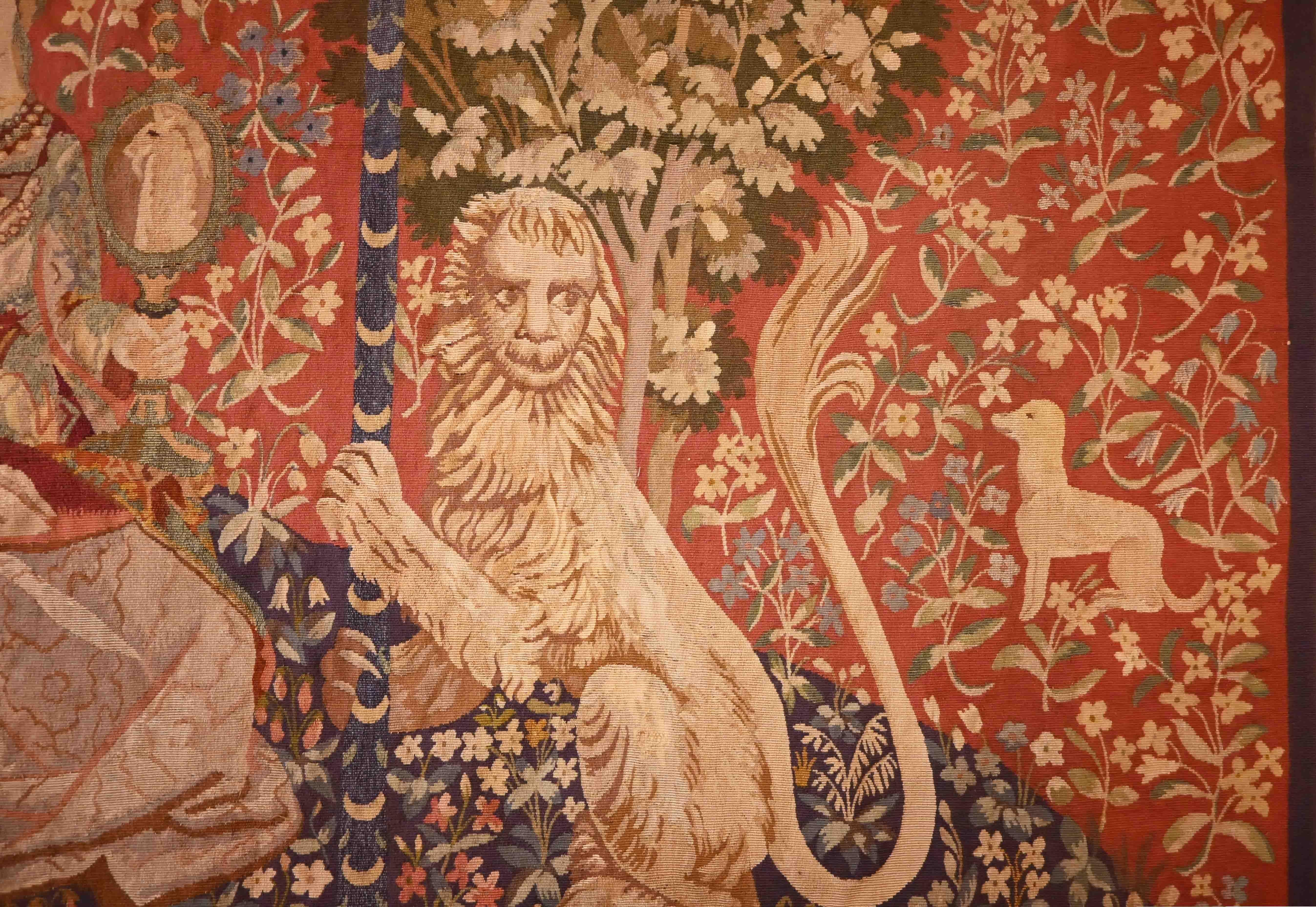 Dame à la licorne - Mittelalterlicher Wandteppich Manufacture Aubusson 19th - N° 1355 (Handgewebt) im Angebot