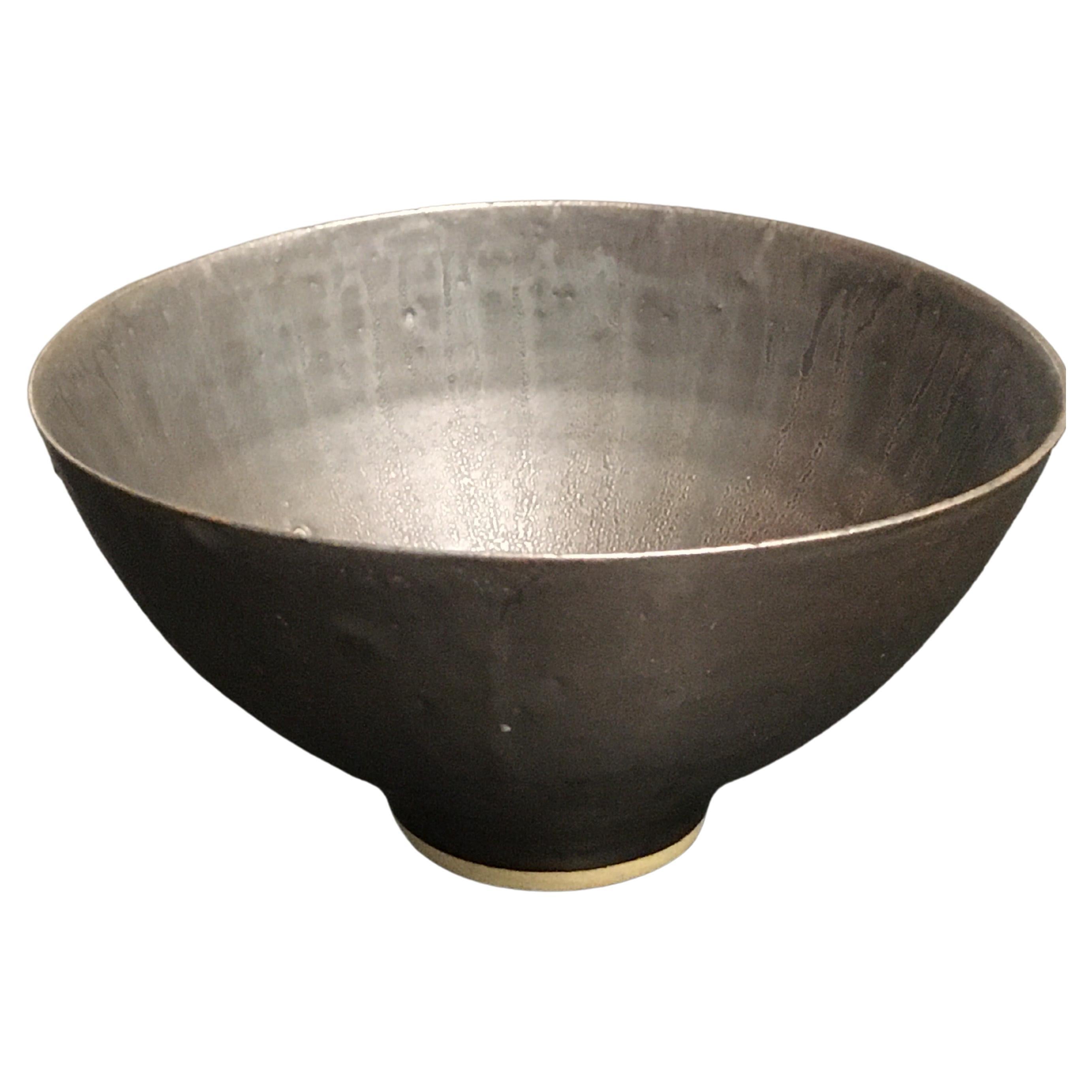 Mid-Century Modern Dame Lucie Rie, 1950's Porcelain Footed Bowl with Manganese Glaze. For Sale