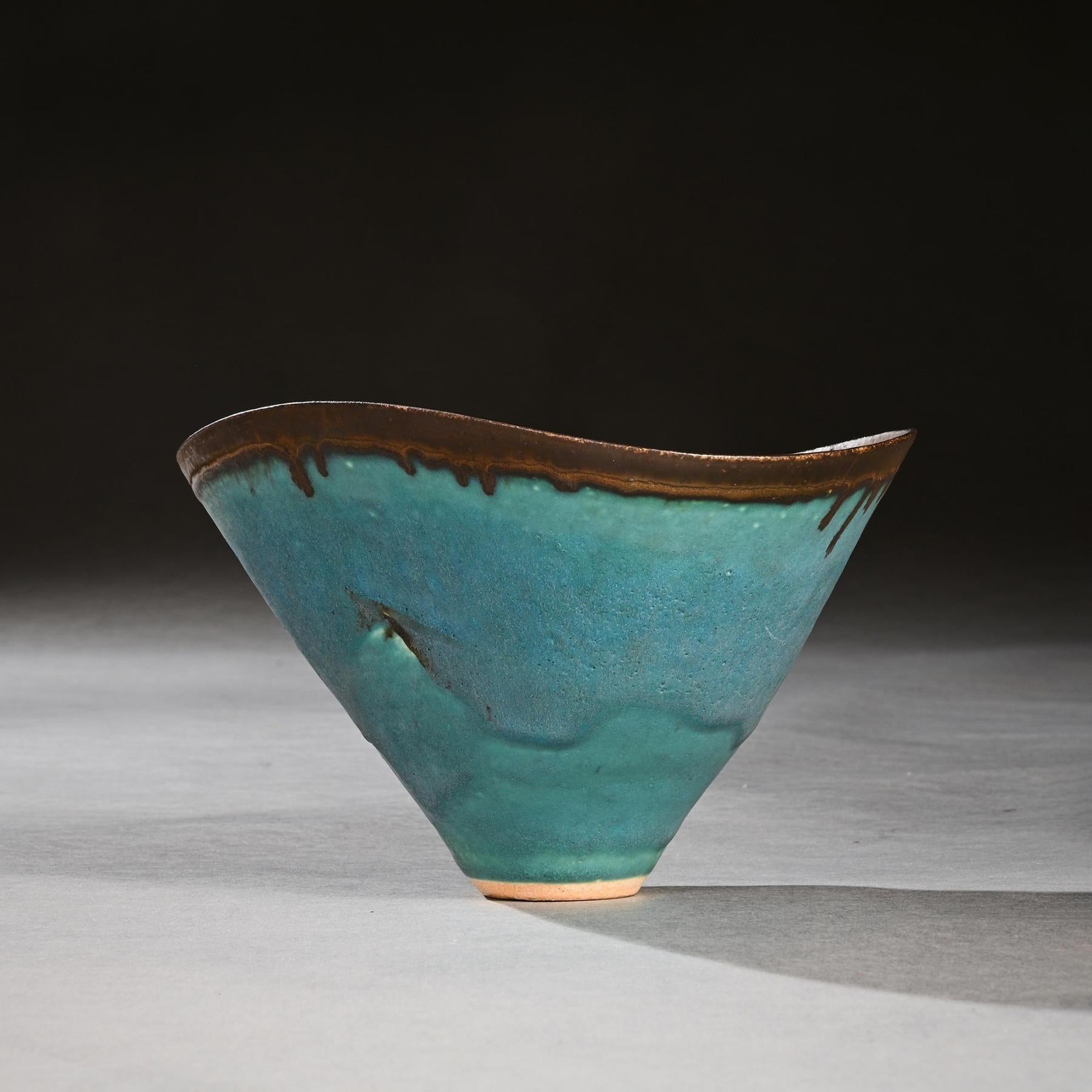20ième siècle Bol en grès bleu turquoise Dame Lucie Rie en vente