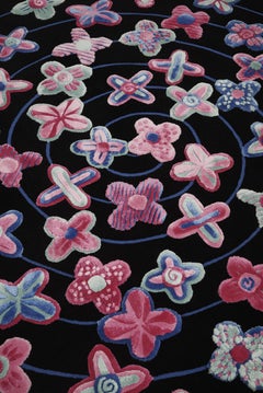 Dame Zandra Rhodes Energy Garden Daisies 6.5 x 6.5 ft hand-tufted rug